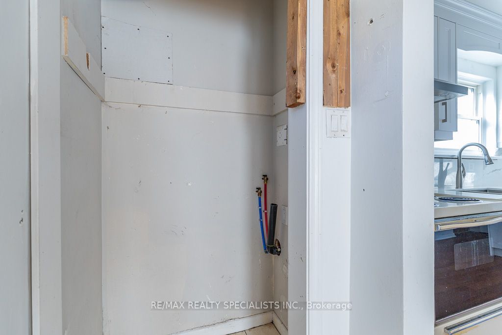 17 Huddleston Court Property Photo 8