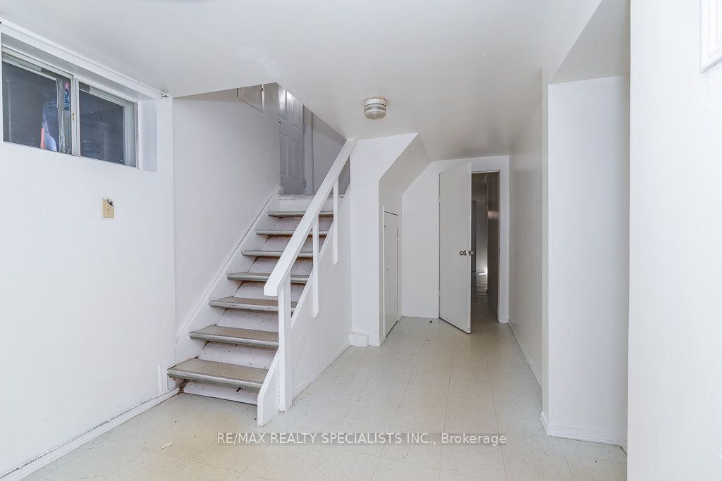 17 Huddleston Court Property Photo 24