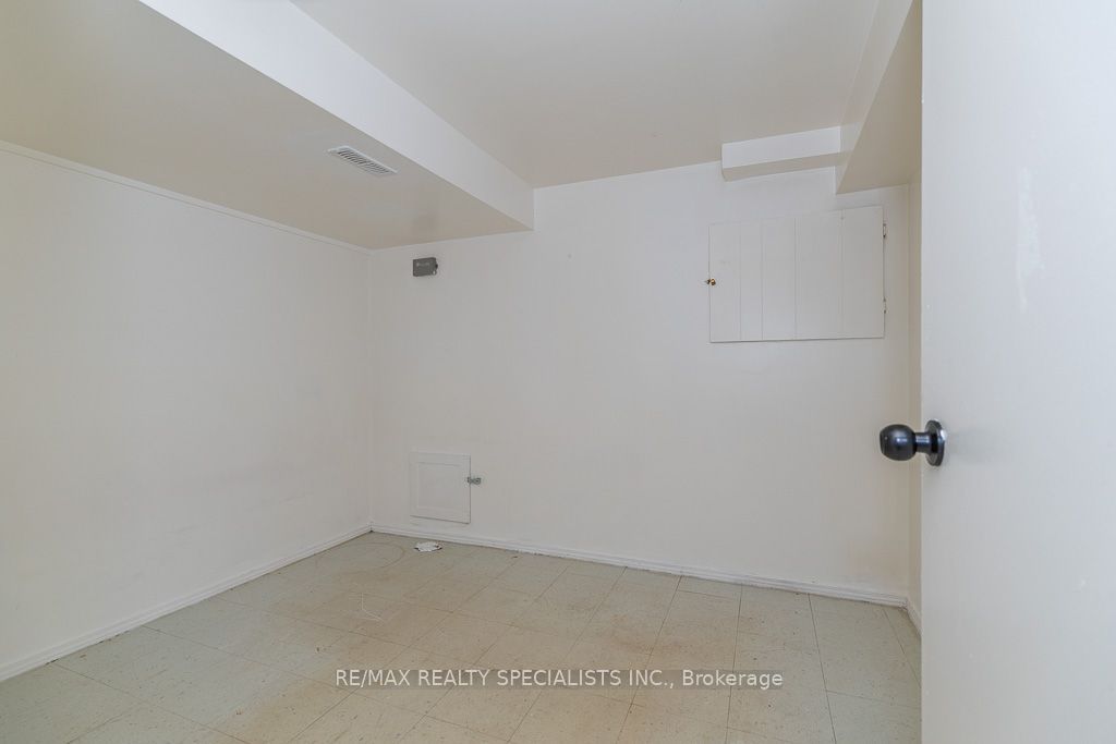 17 Huddleston Court Property Photo 30