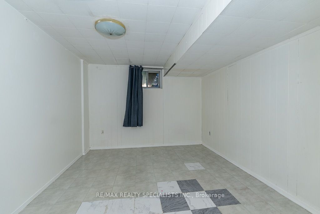 17 Huddleston Court Property Photo 32