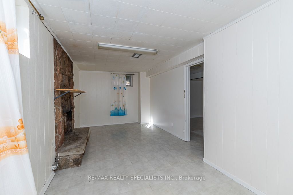 17 Huddleston Court Property Photo 35