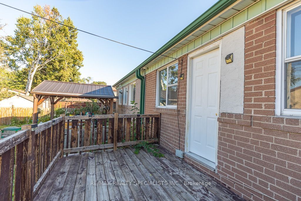 17 Huddleston Court Property Photo 40