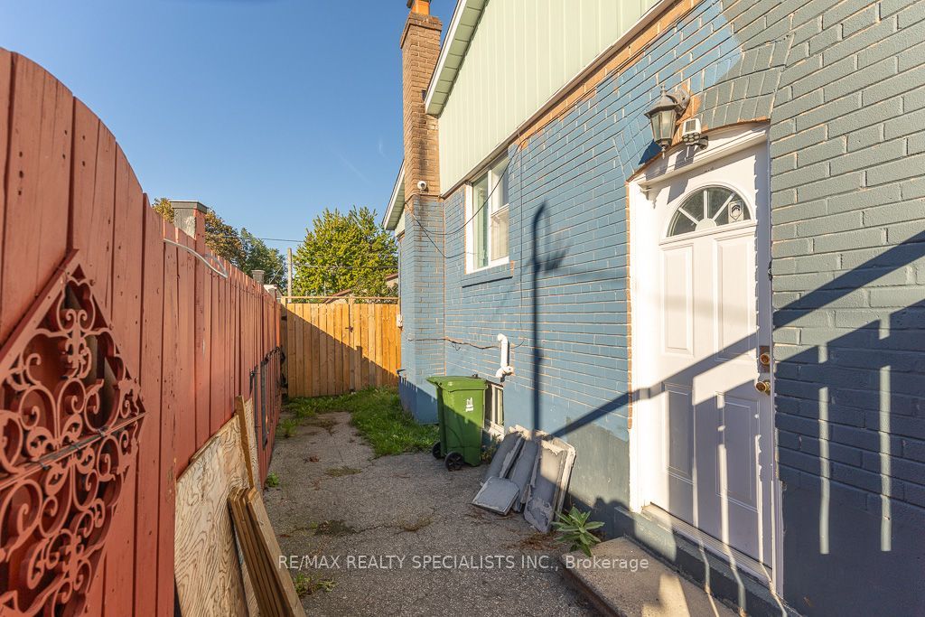 17 Huddleston Court Property Photo 45