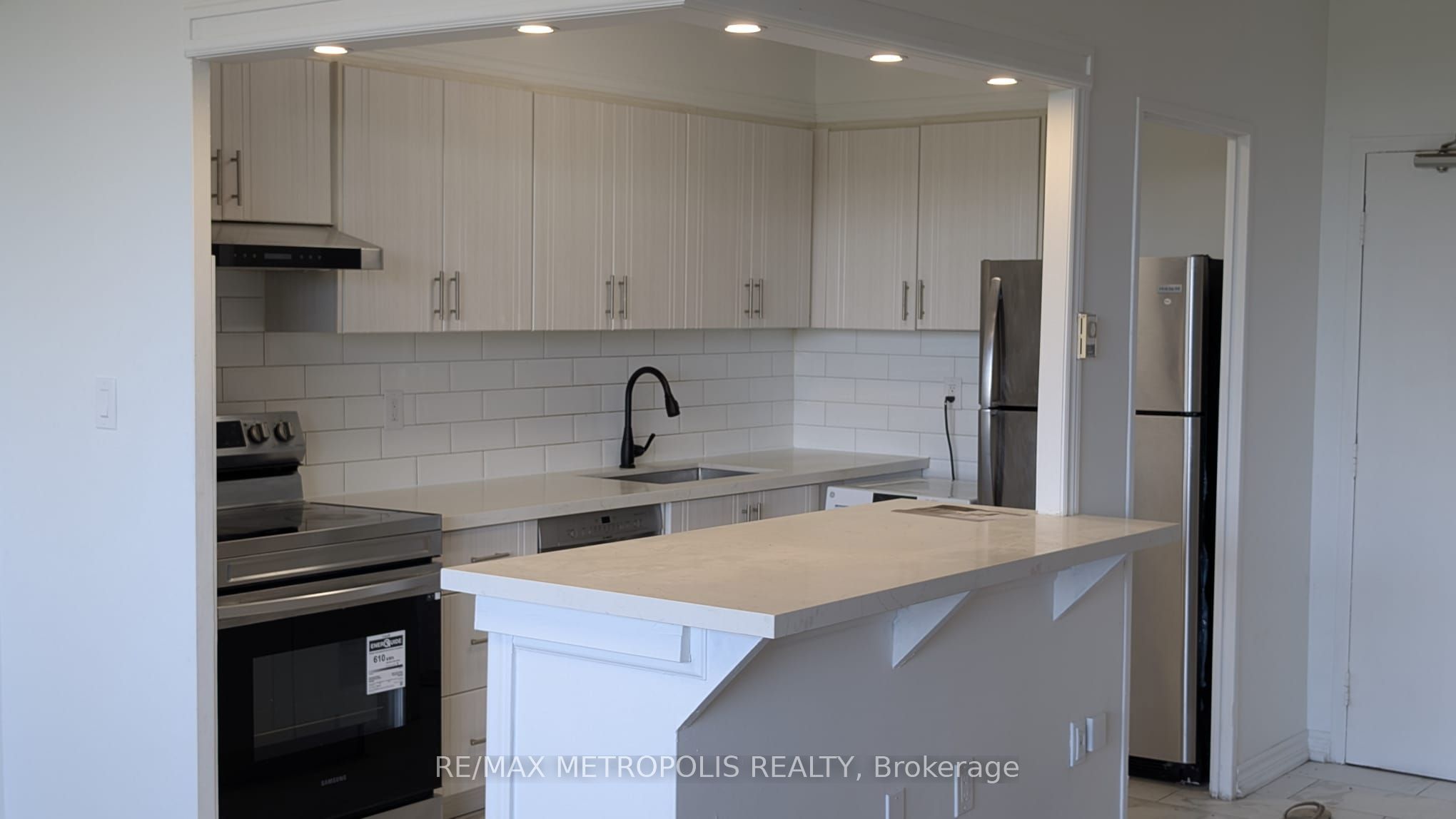 5 Massey Square #607 Property Photo 1