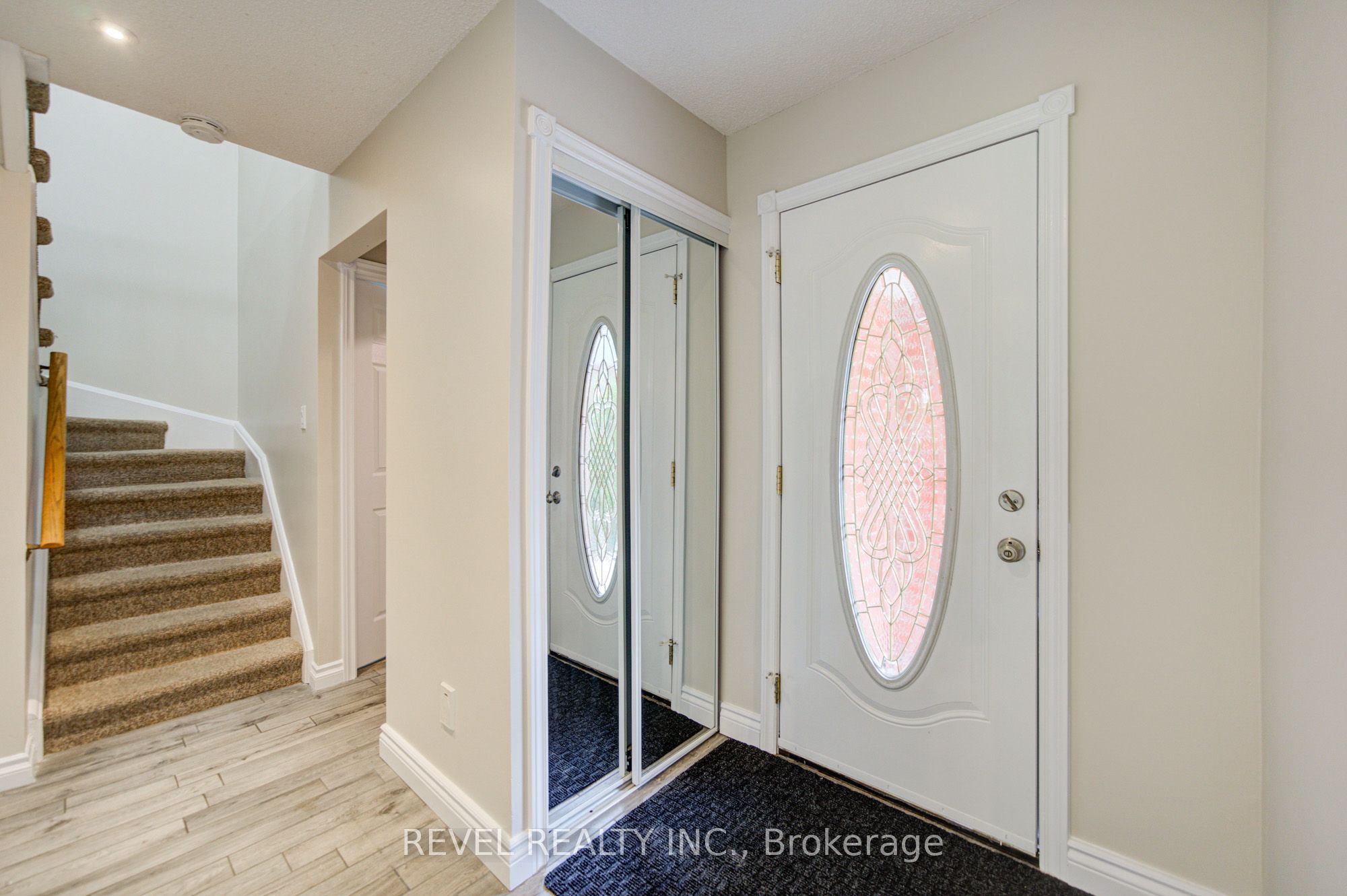 2141 Theoden Court Property Photo 3