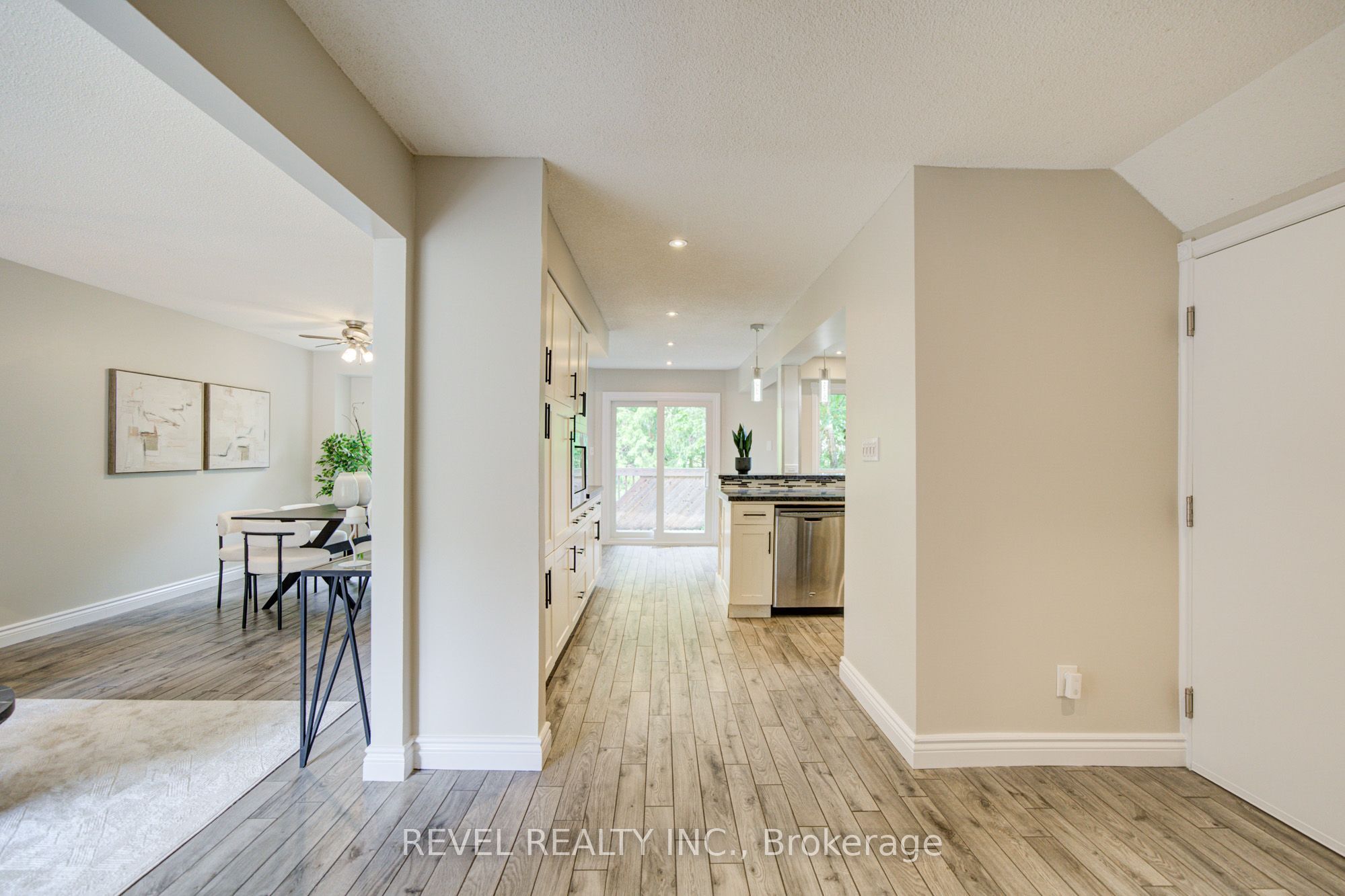 2141 Theoden Court Property Photo 4