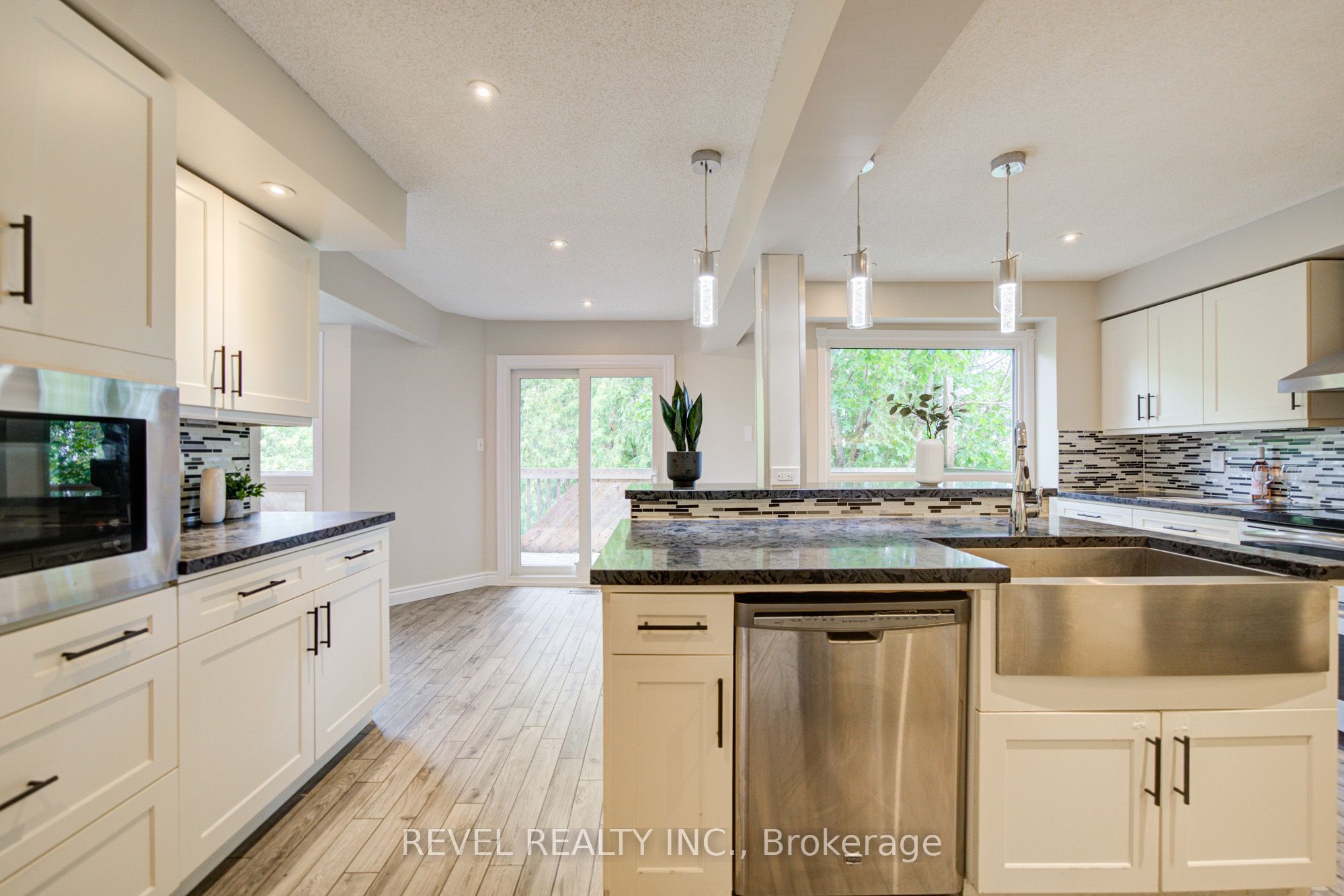 2141 Theoden Court Property Photo 13