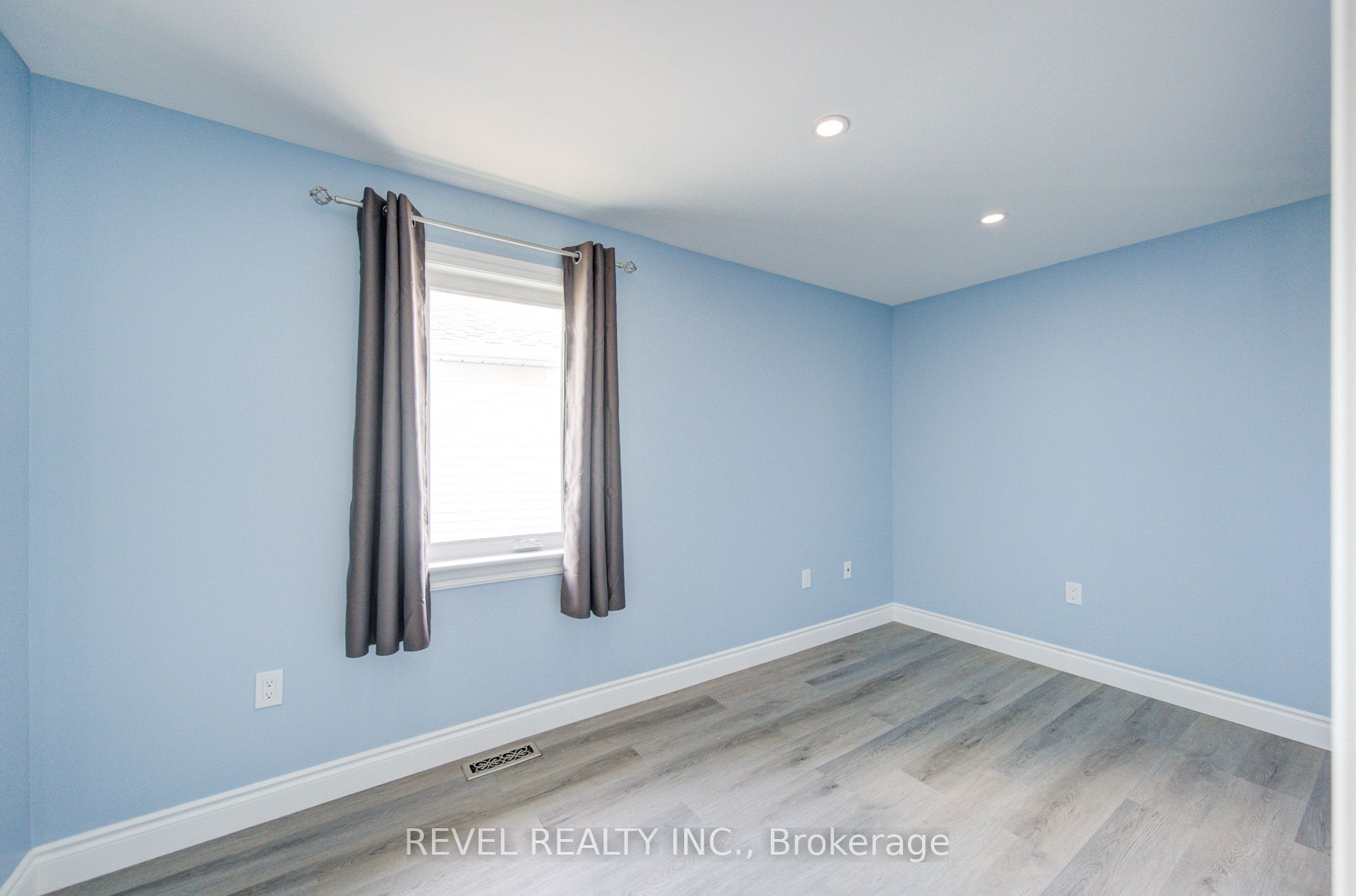 2141 Theoden Court Property Photo 29