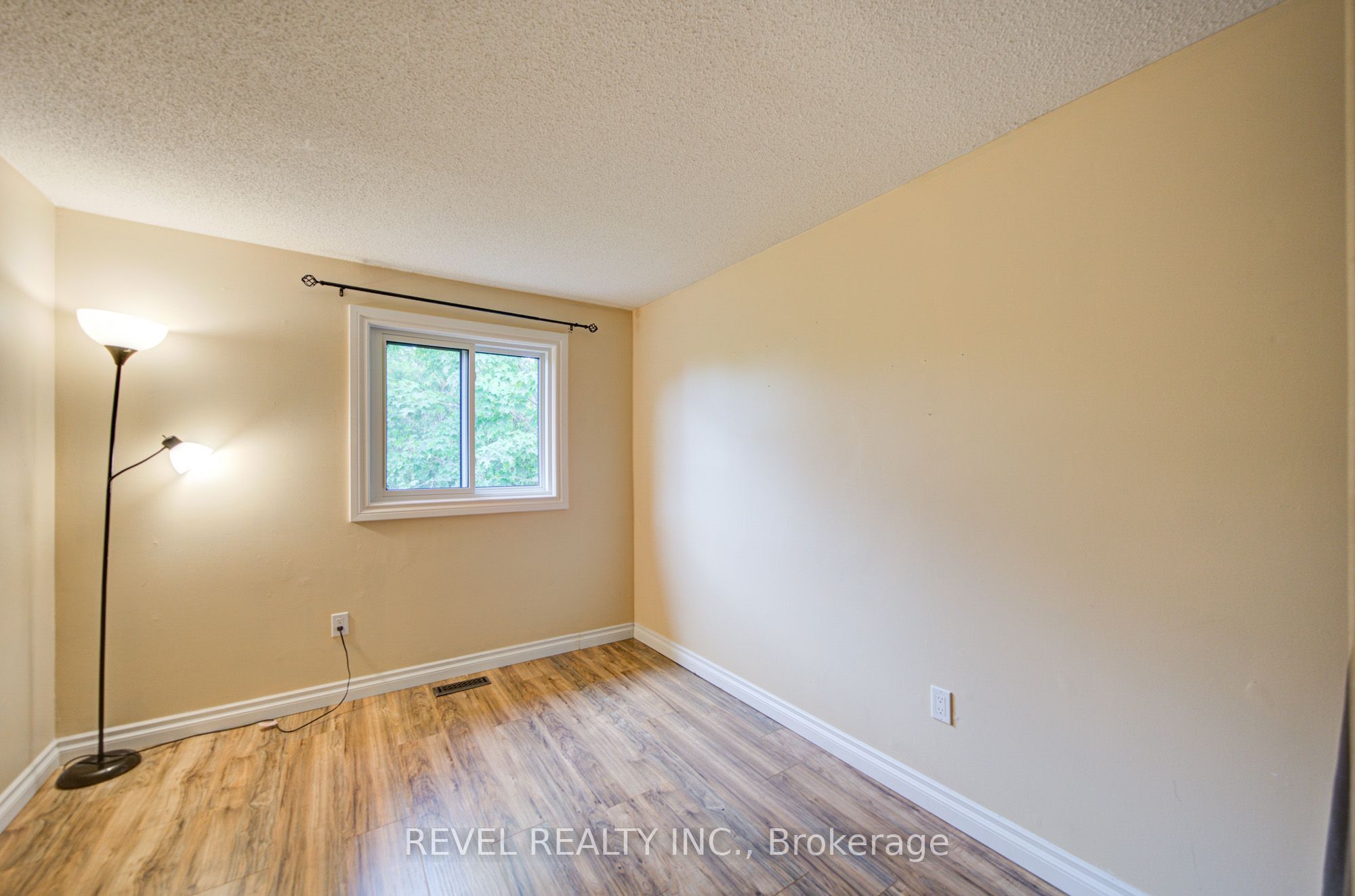 2141 Theoden Court Property Photo 34