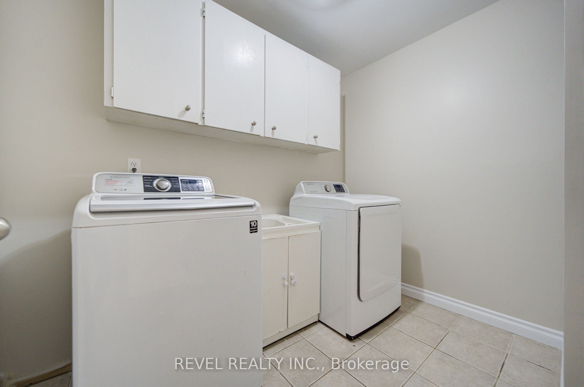 2141 Theoden Court Property Photo 35