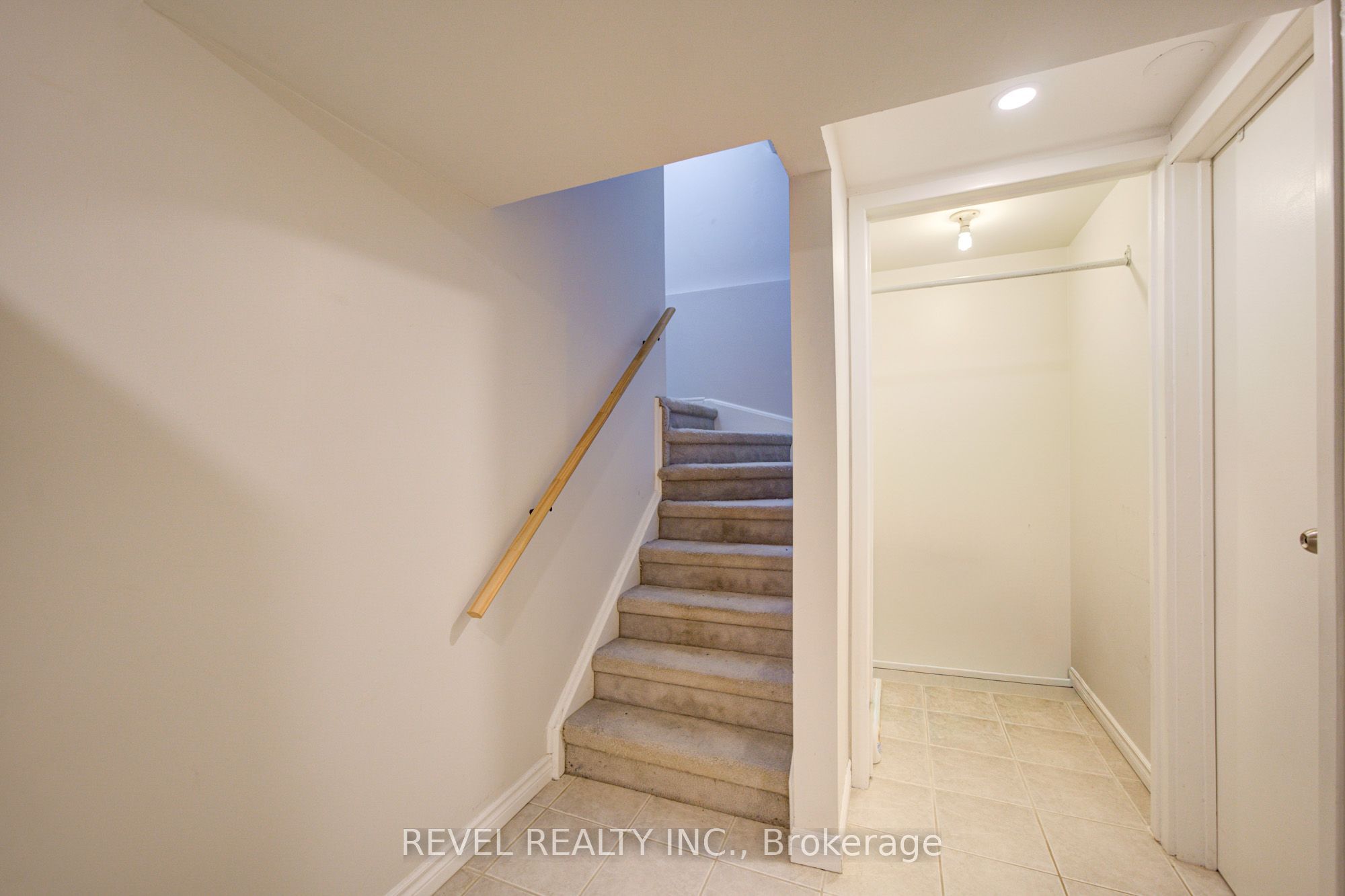 2141 Theoden Court Property Photo 36