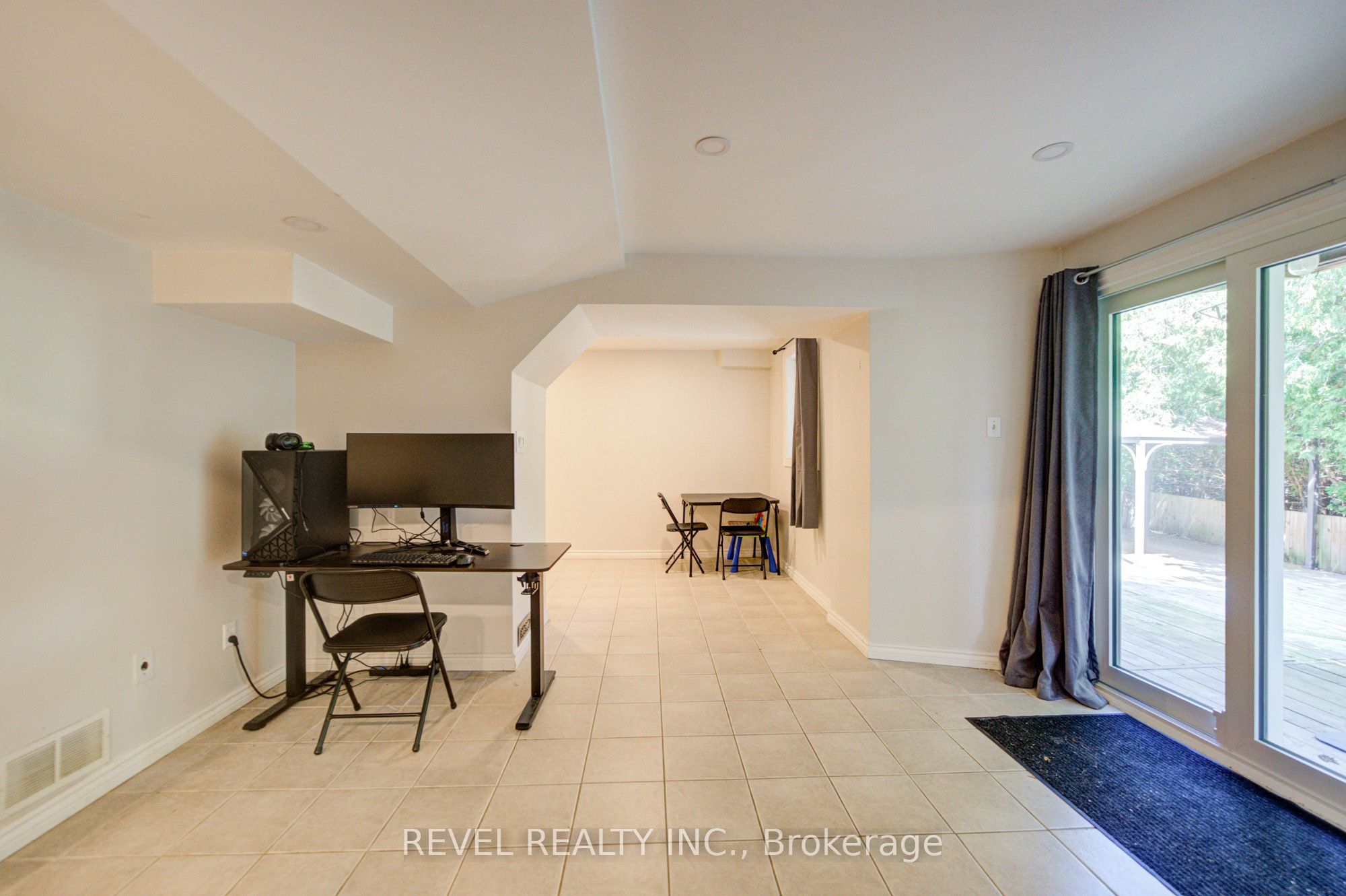 2141 Theoden Court Property Photo 40