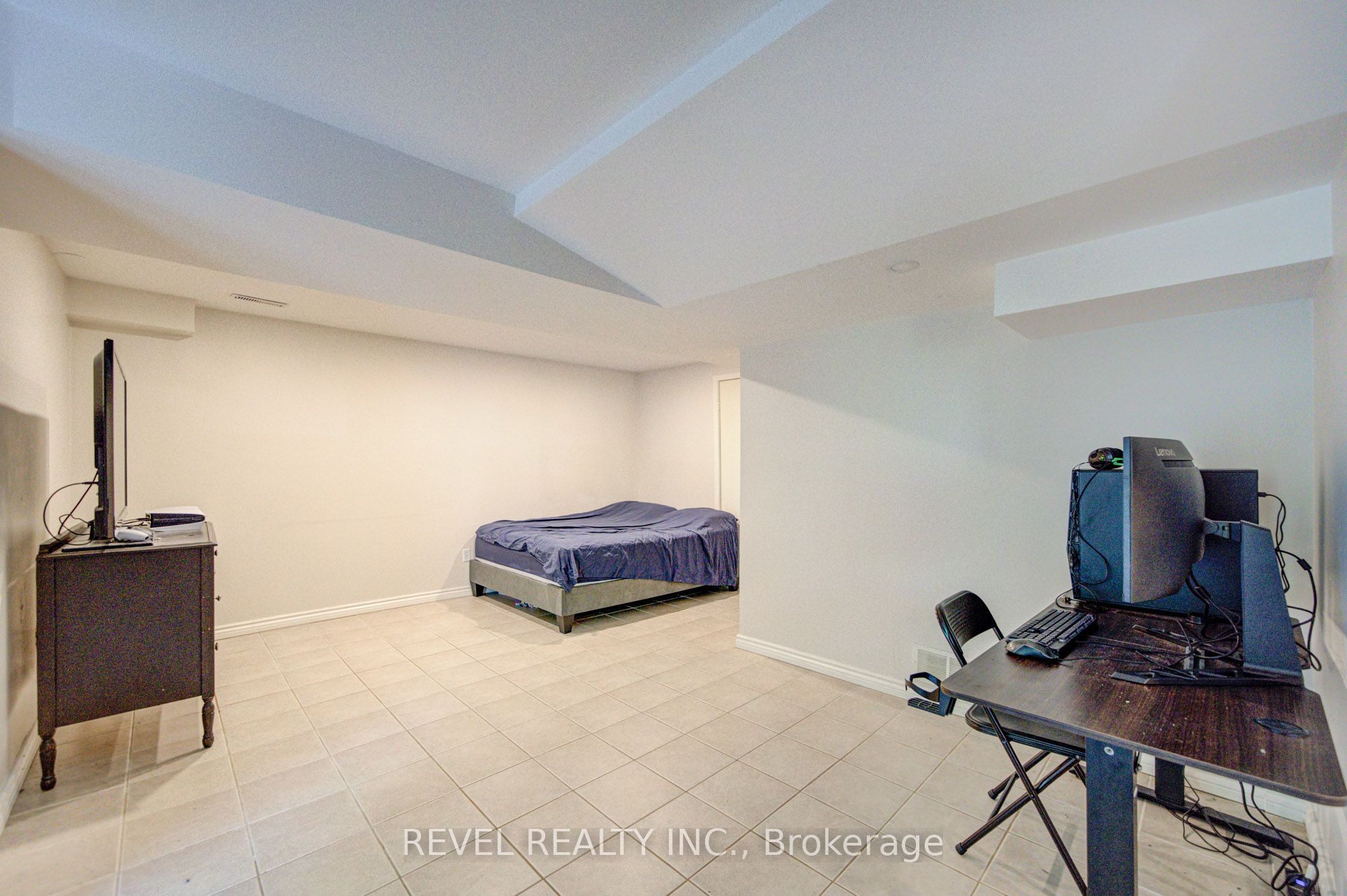 2141 Theoden Court Property Photo 41