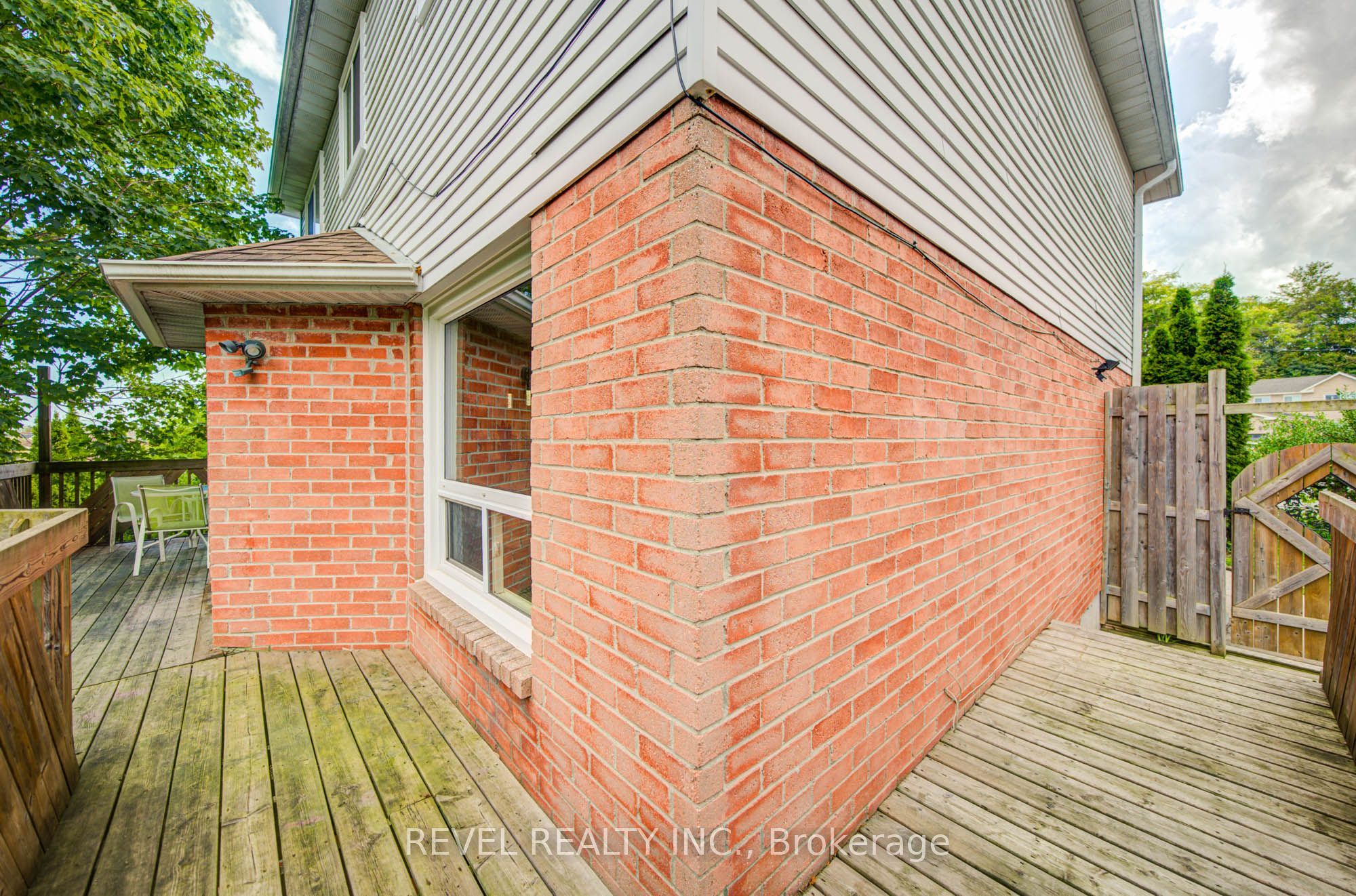 2141 Theoden Court Property Photo 44