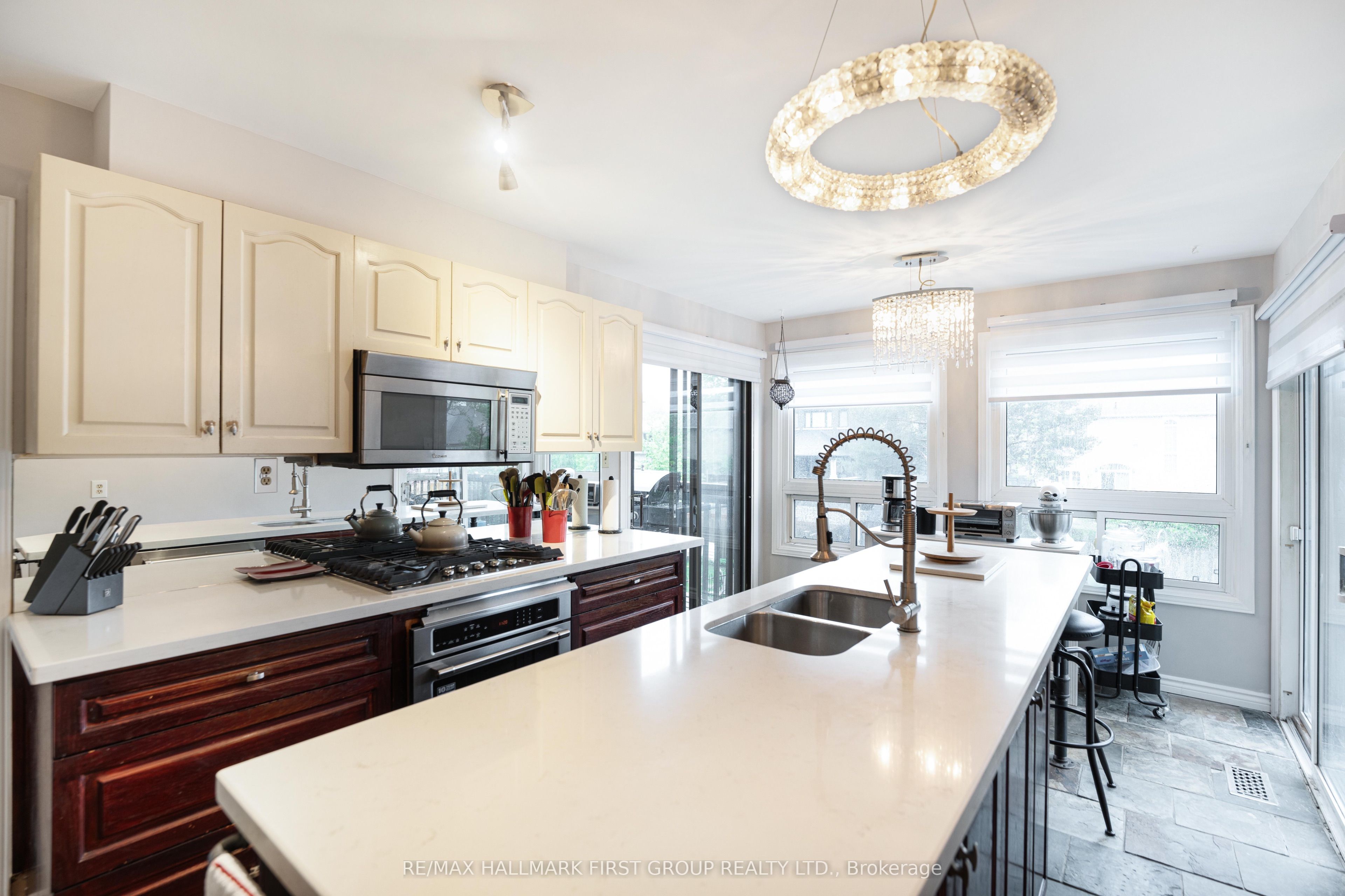1855 New Street Property Photo 8