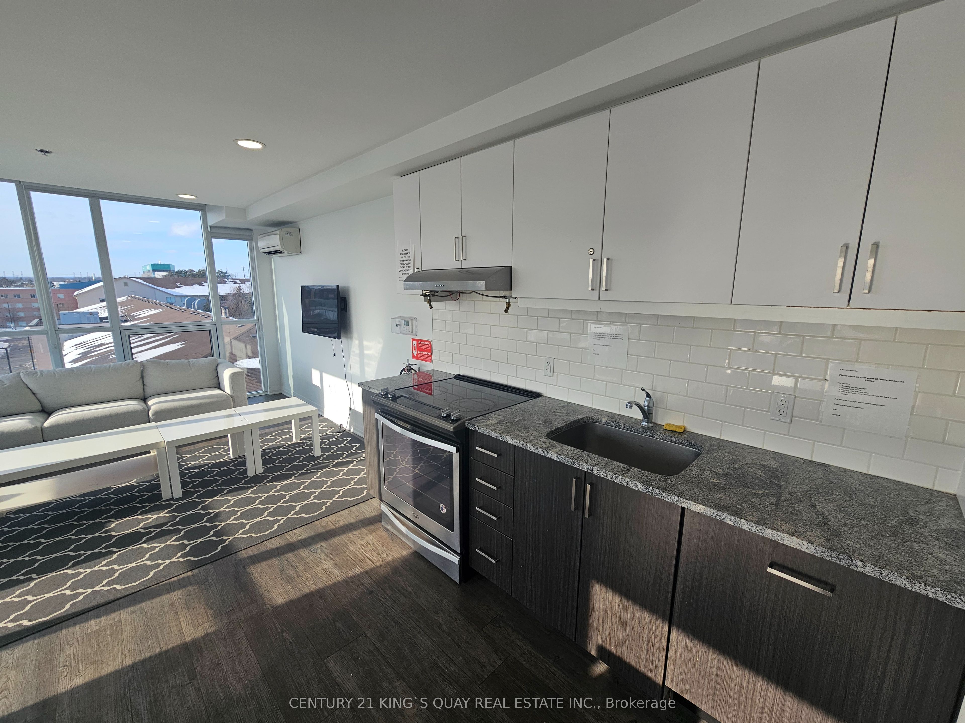 1900 Simcoe Street N 523 Property Photo 14