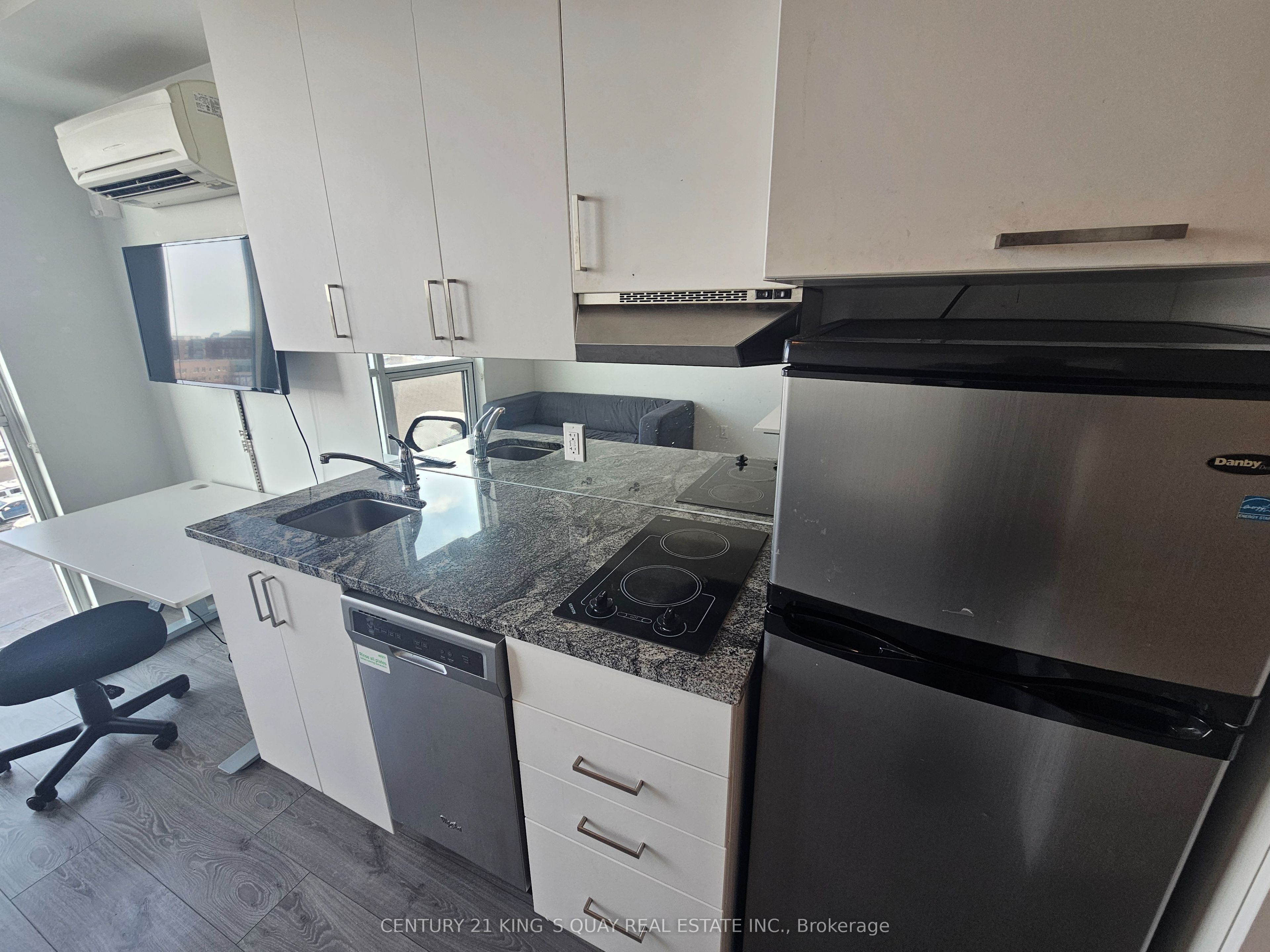 1900 Simcoe Street N 523 Property Photo 17