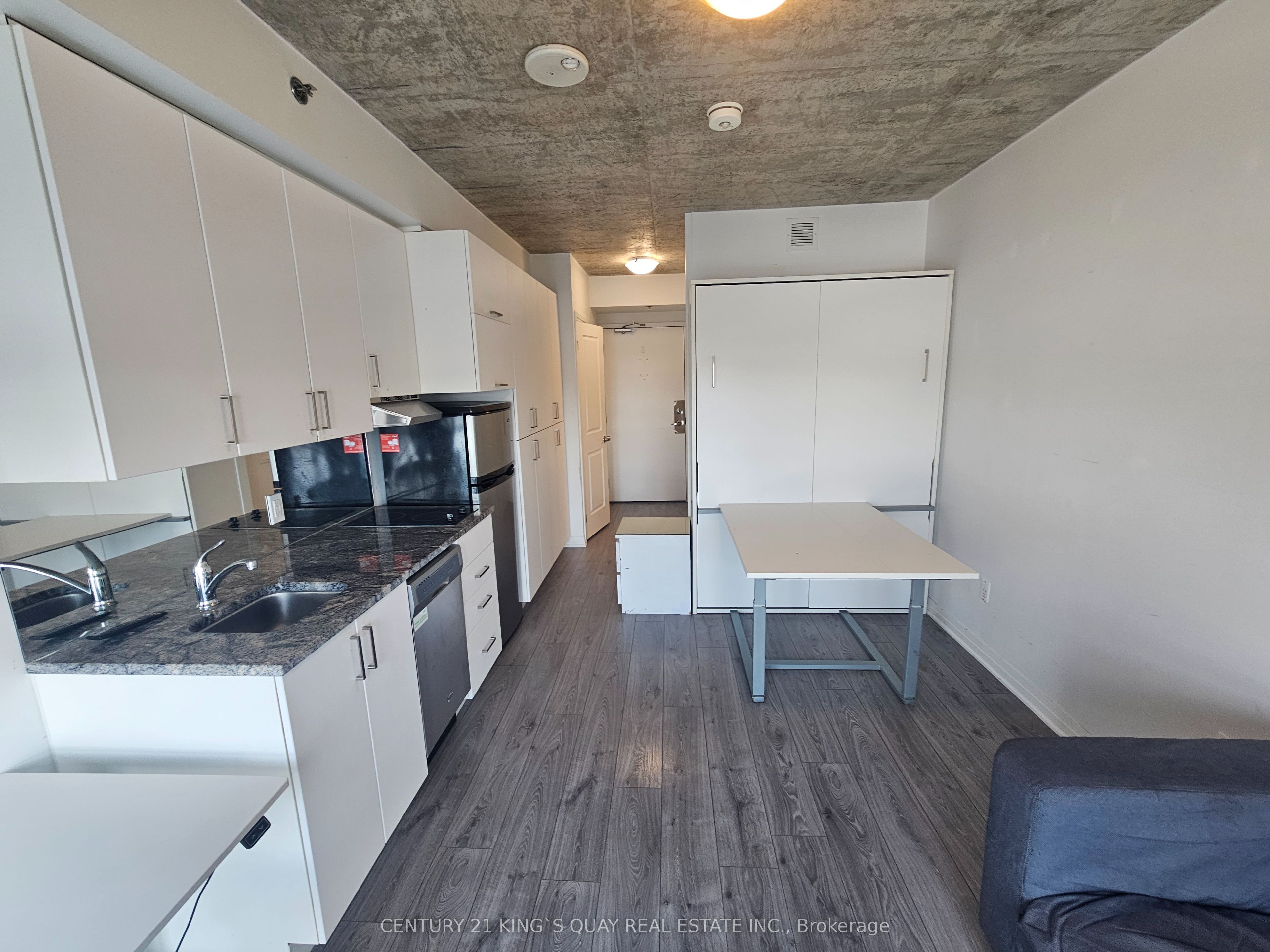 1900 Simcoe Street N 523 Property Photo 22