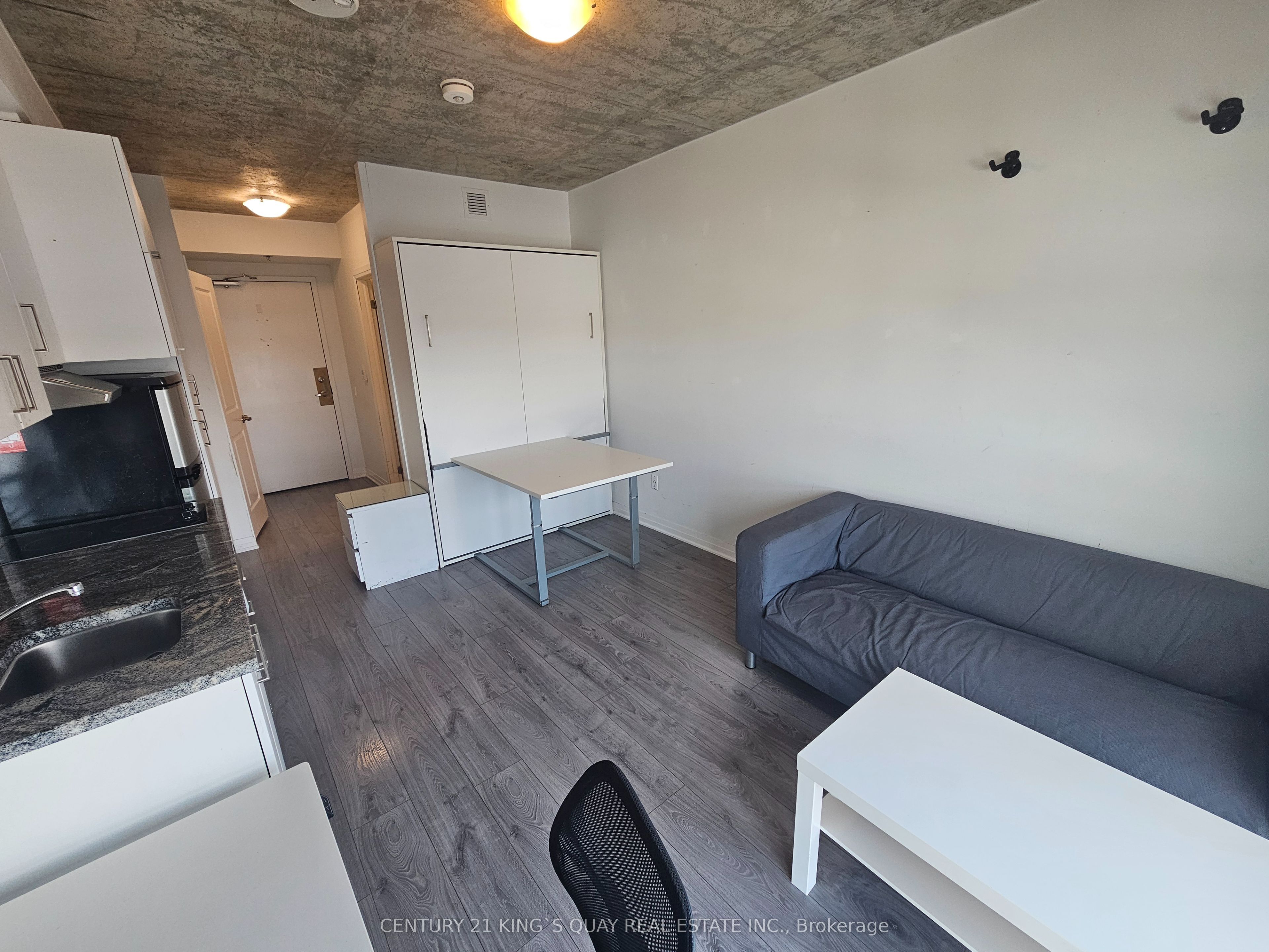 1900 Simcoe Street N 523 Property Photo 23