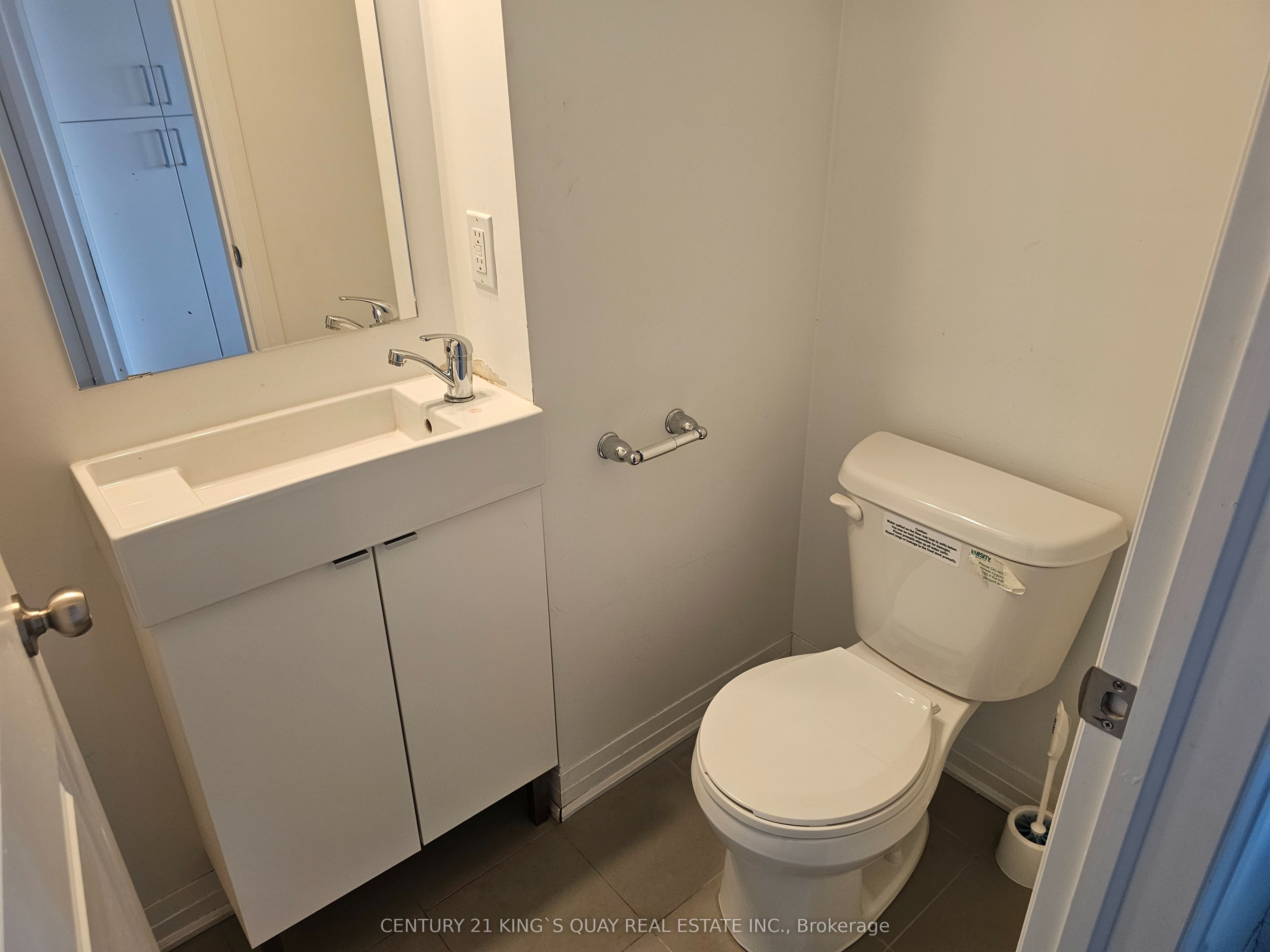 1900 Simcoe Street N 523 Property Photo 32