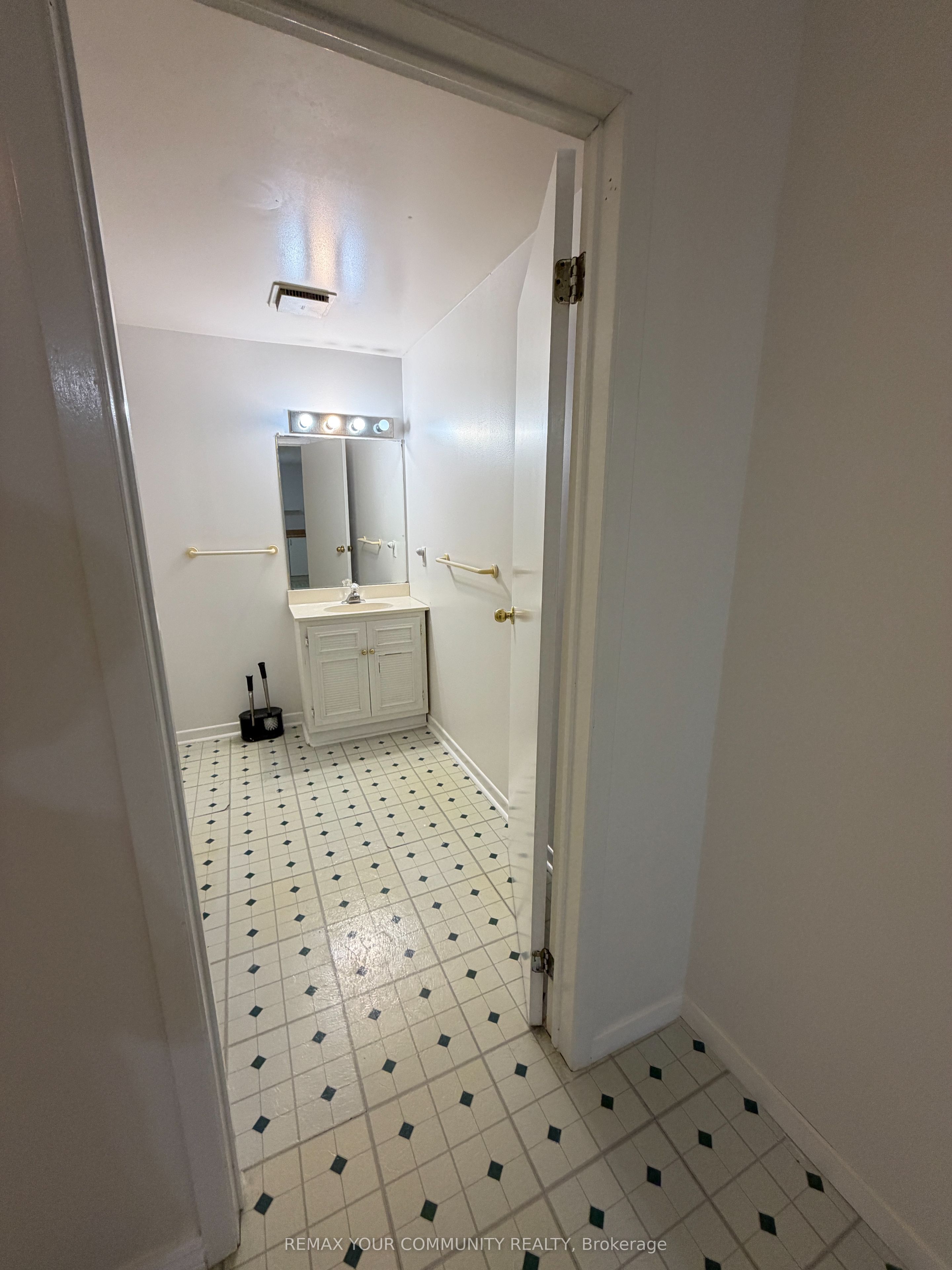 83 Millington Crescent Basement Property Photo 17