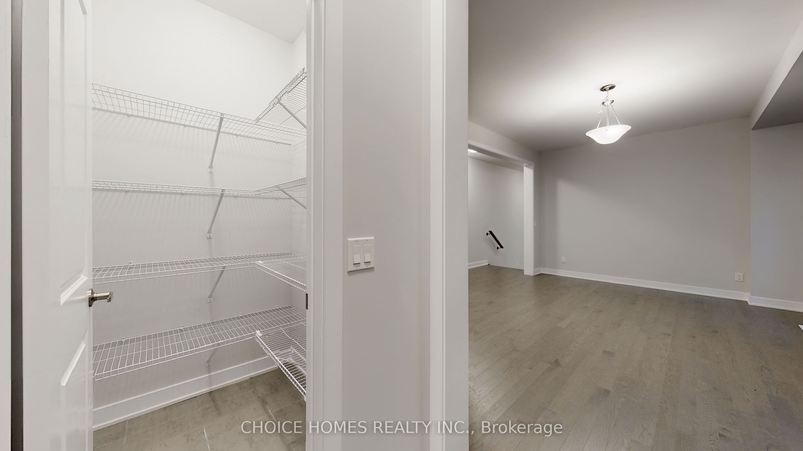 1042 Thompson Drive Property Photo 12