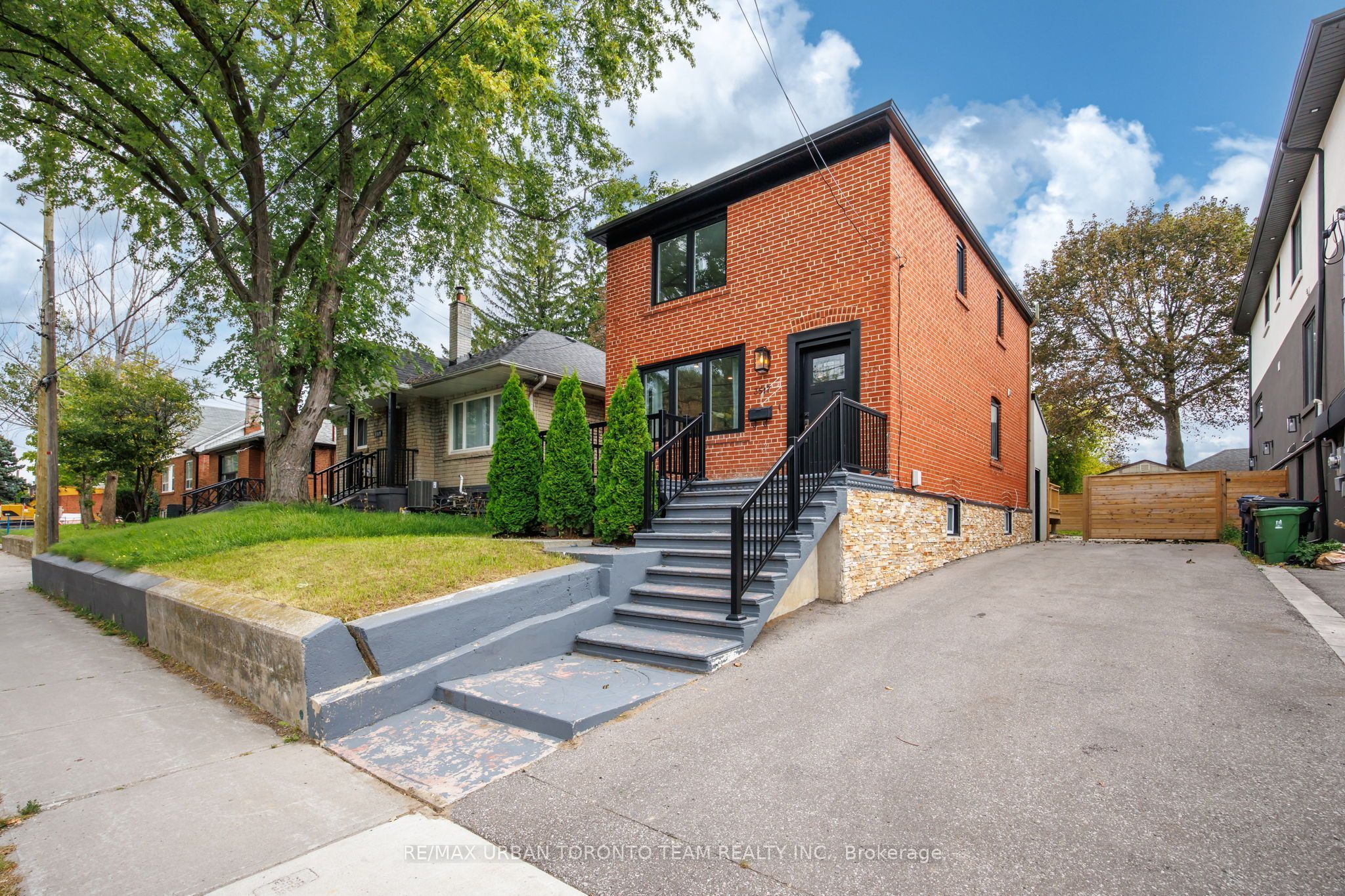 3517 St Clair Avenue E Property Photo 1