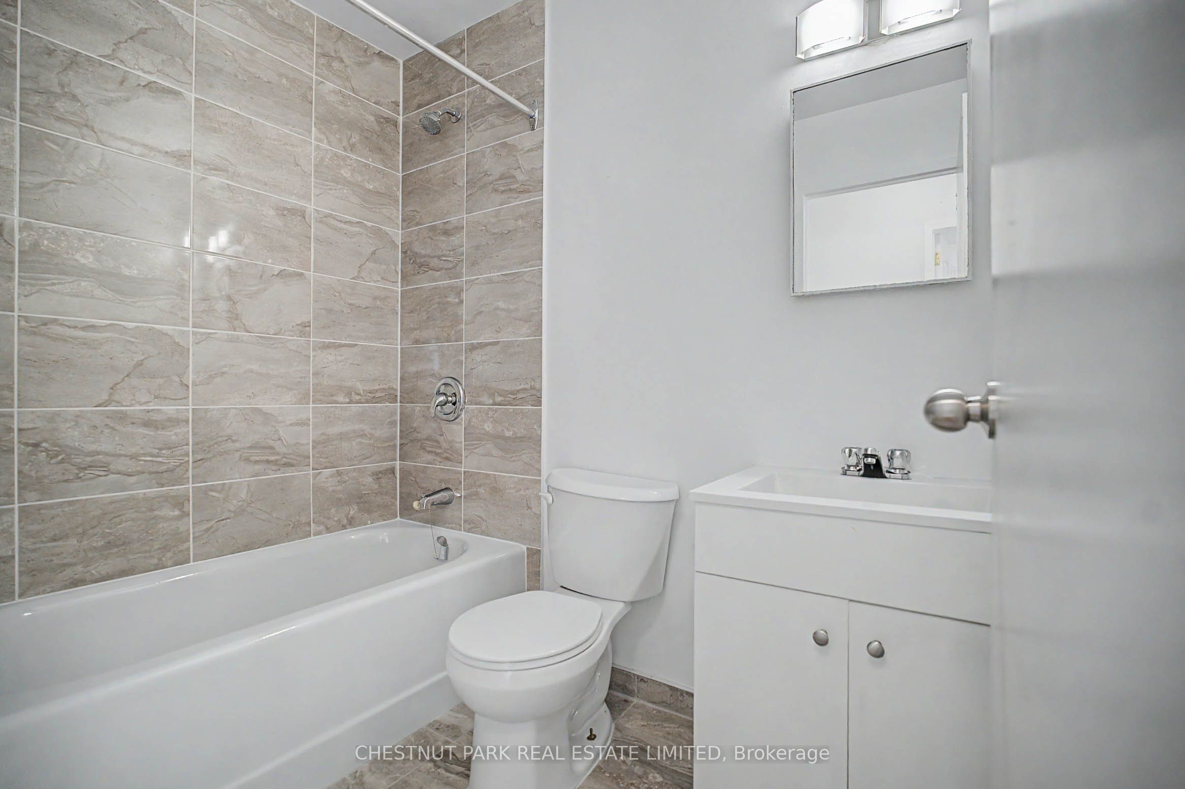 900 Glen Street 406 Property Photo 19