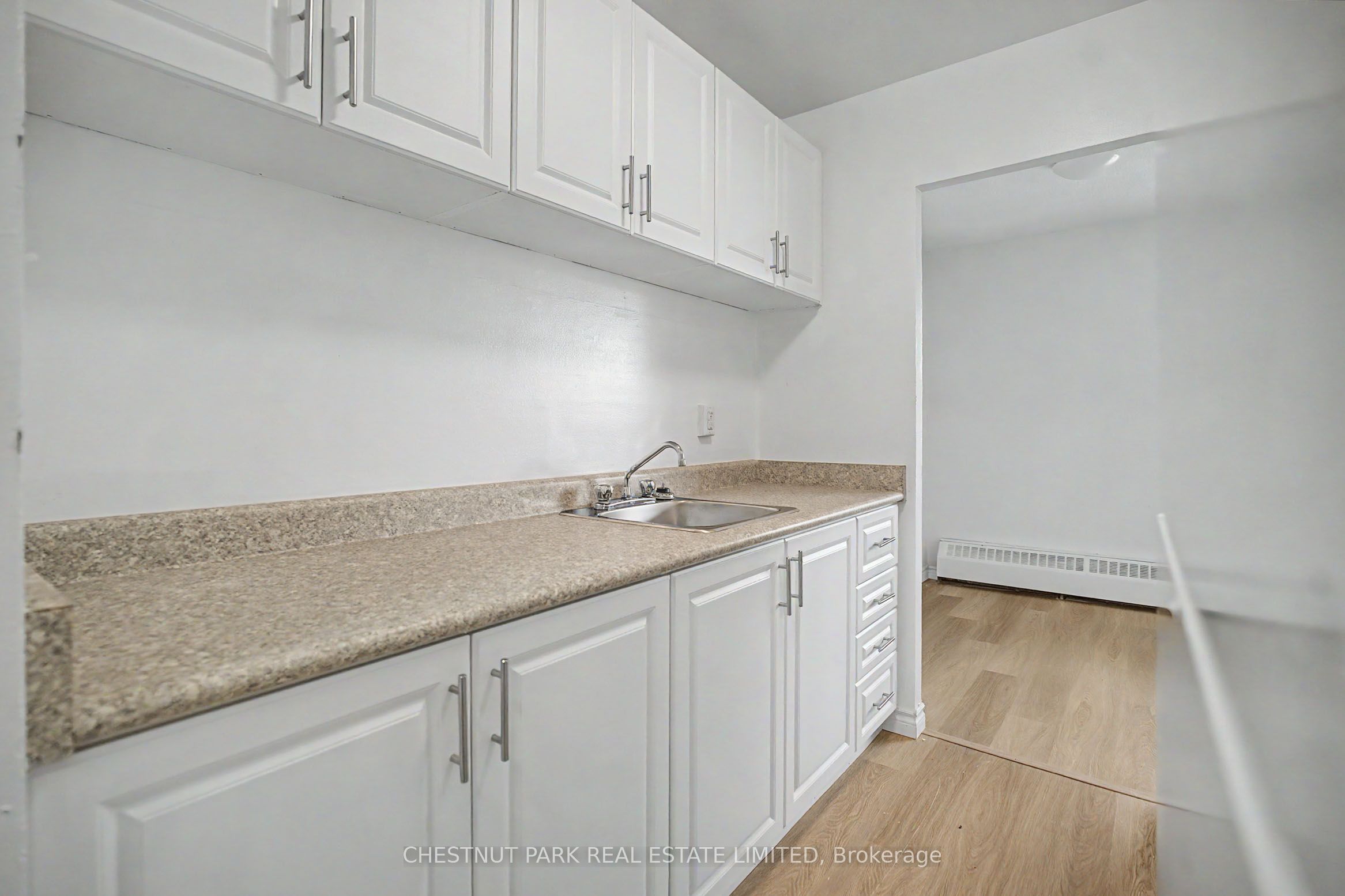 900 Glen Street 406 Property Photo 25