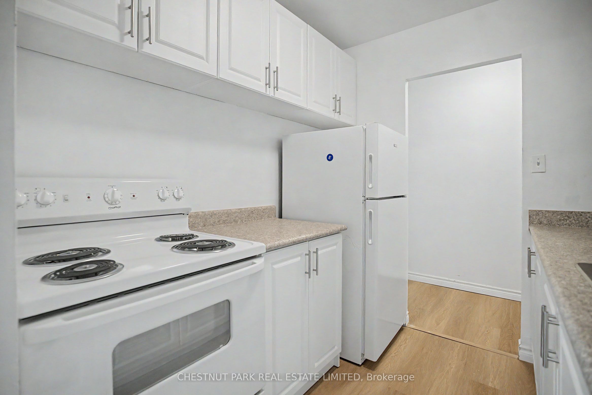 900 Glen Street 406 Property Photo 28