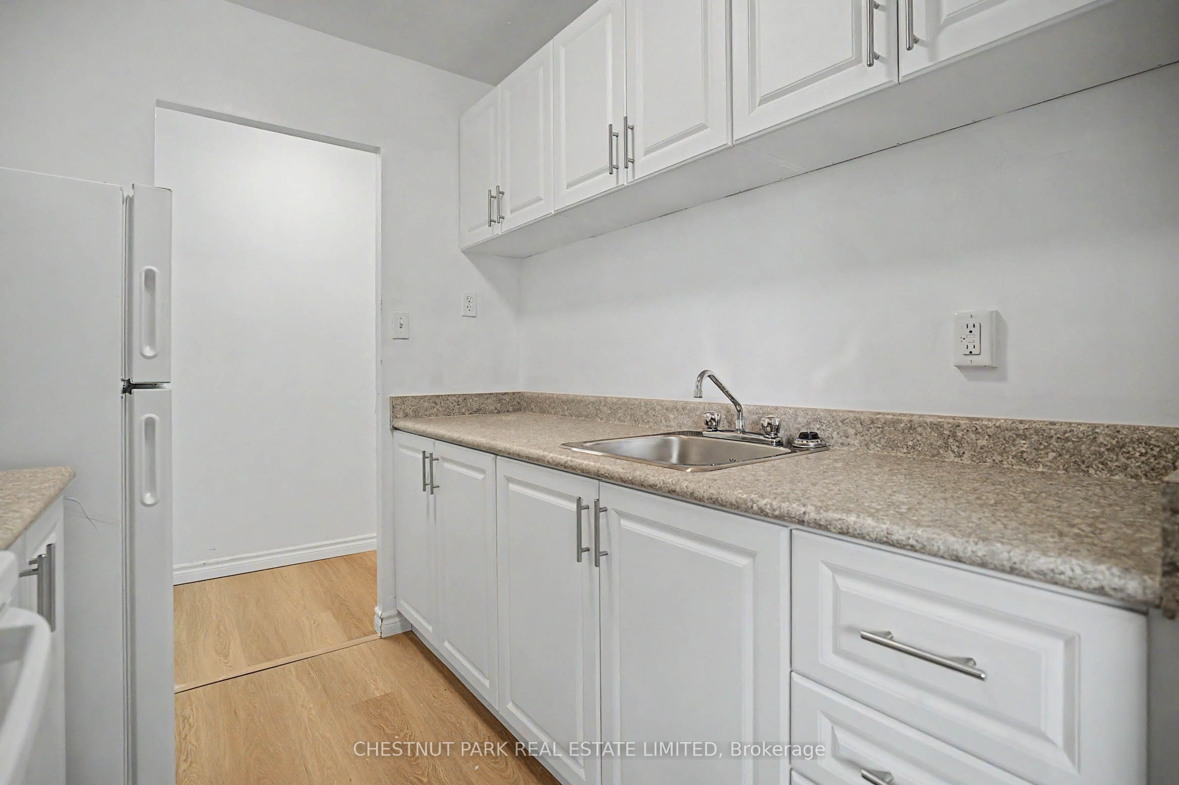 900 Glen Street 406 Property Photo 29