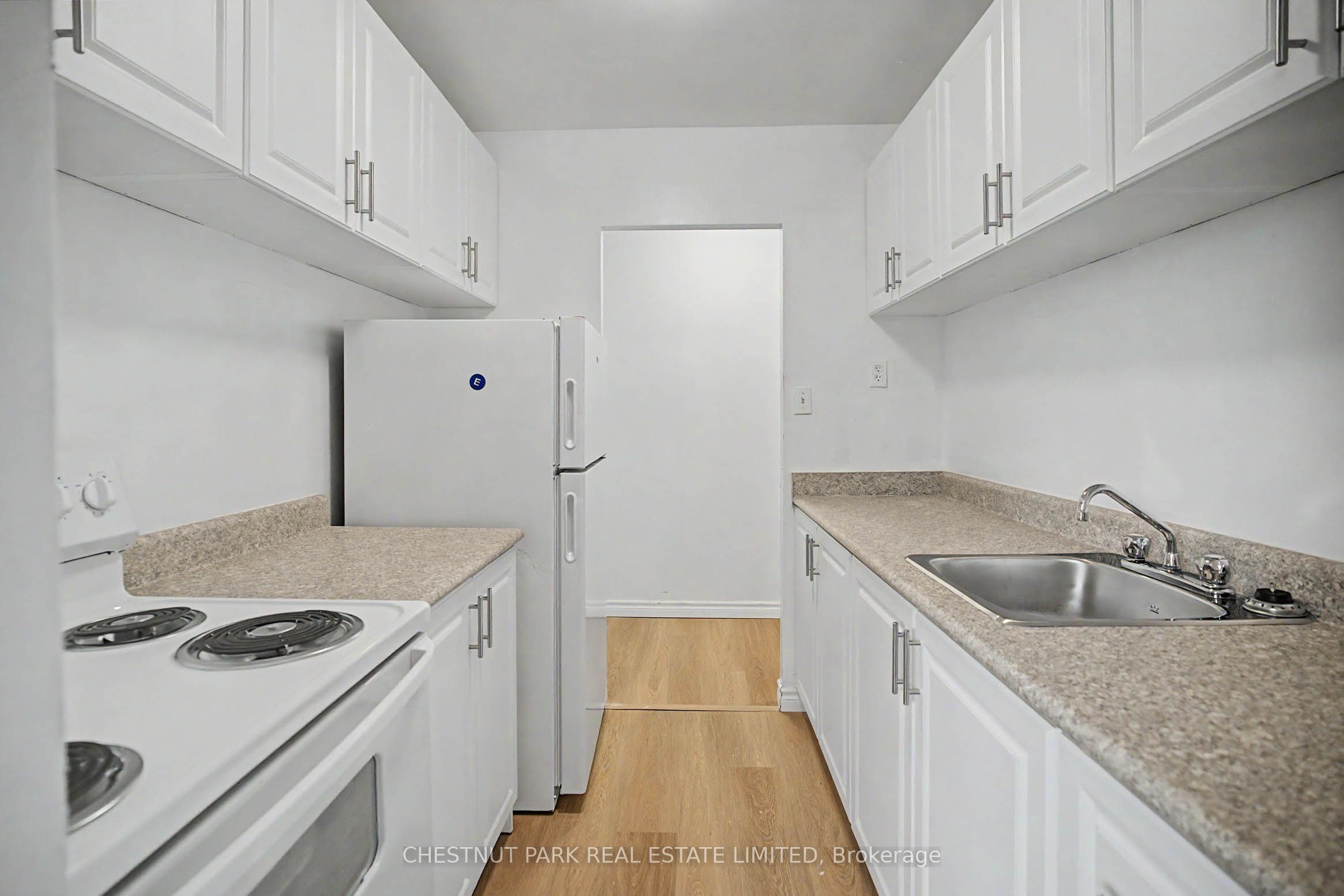 900 Glen Street 406 Property Photo 30