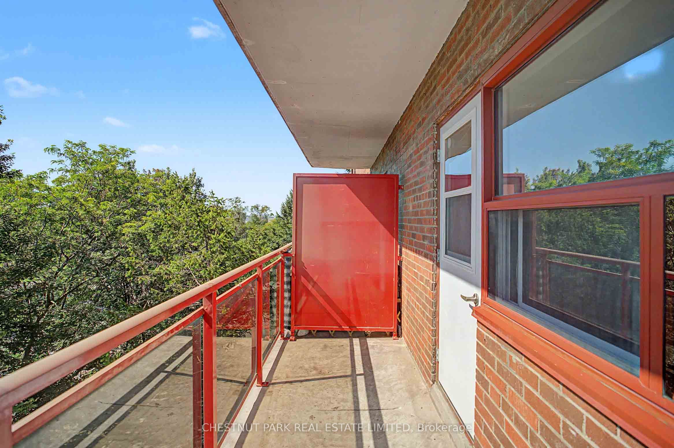 900 Glen Street 406 Property Photo 42