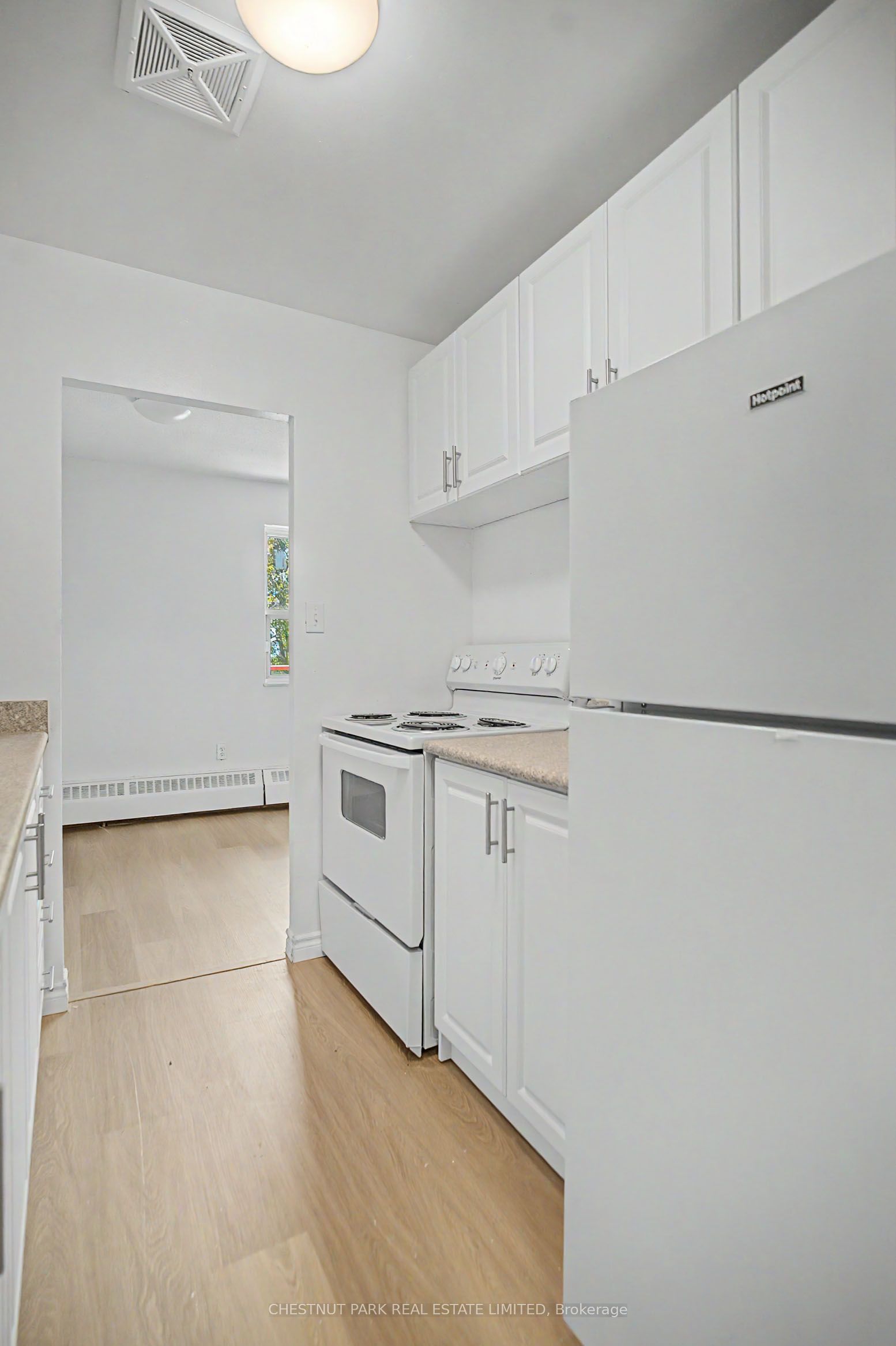 900 Glen Street 406 Property Photo 44