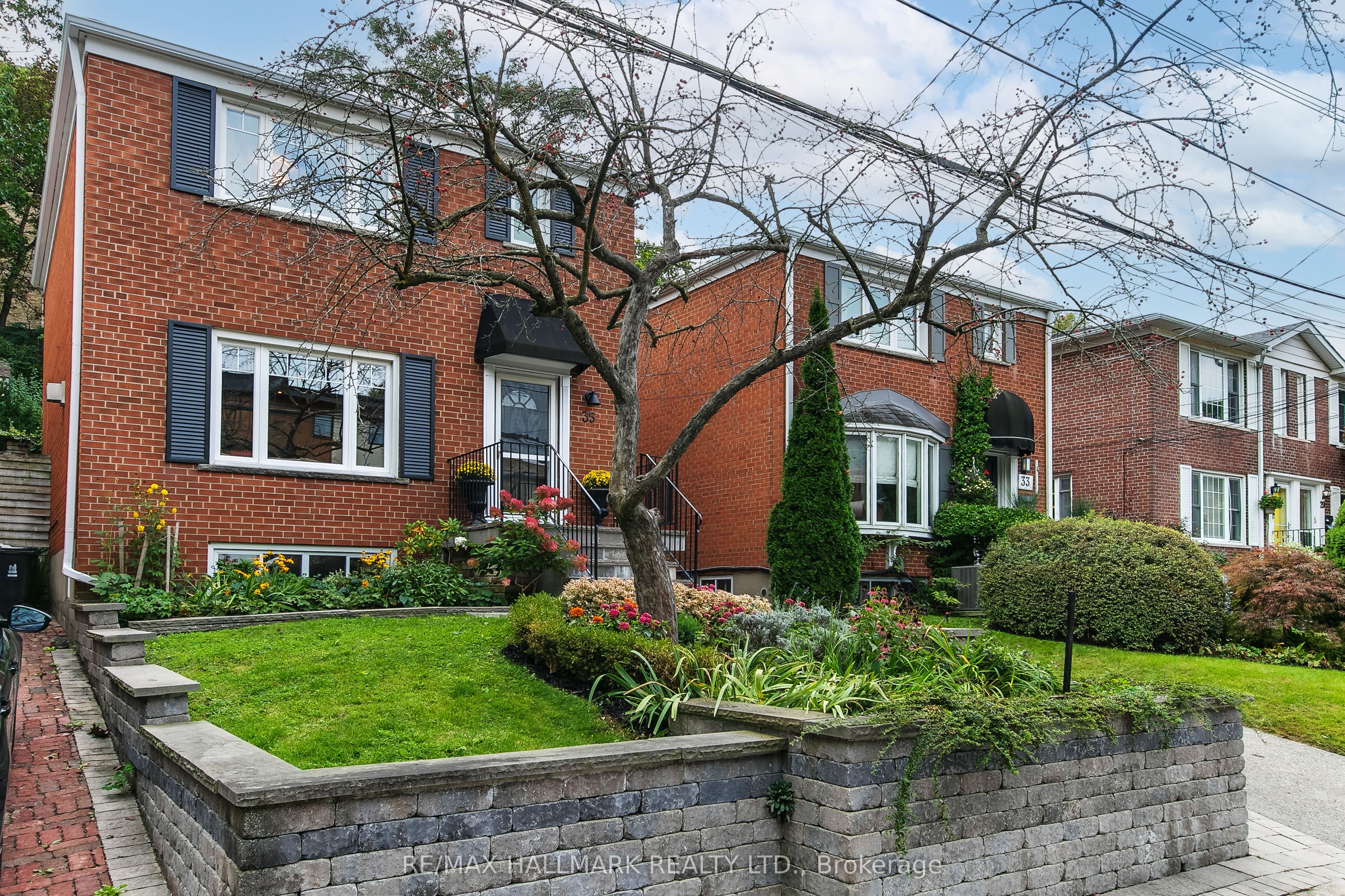 35 Love Crescent Property Photo 1