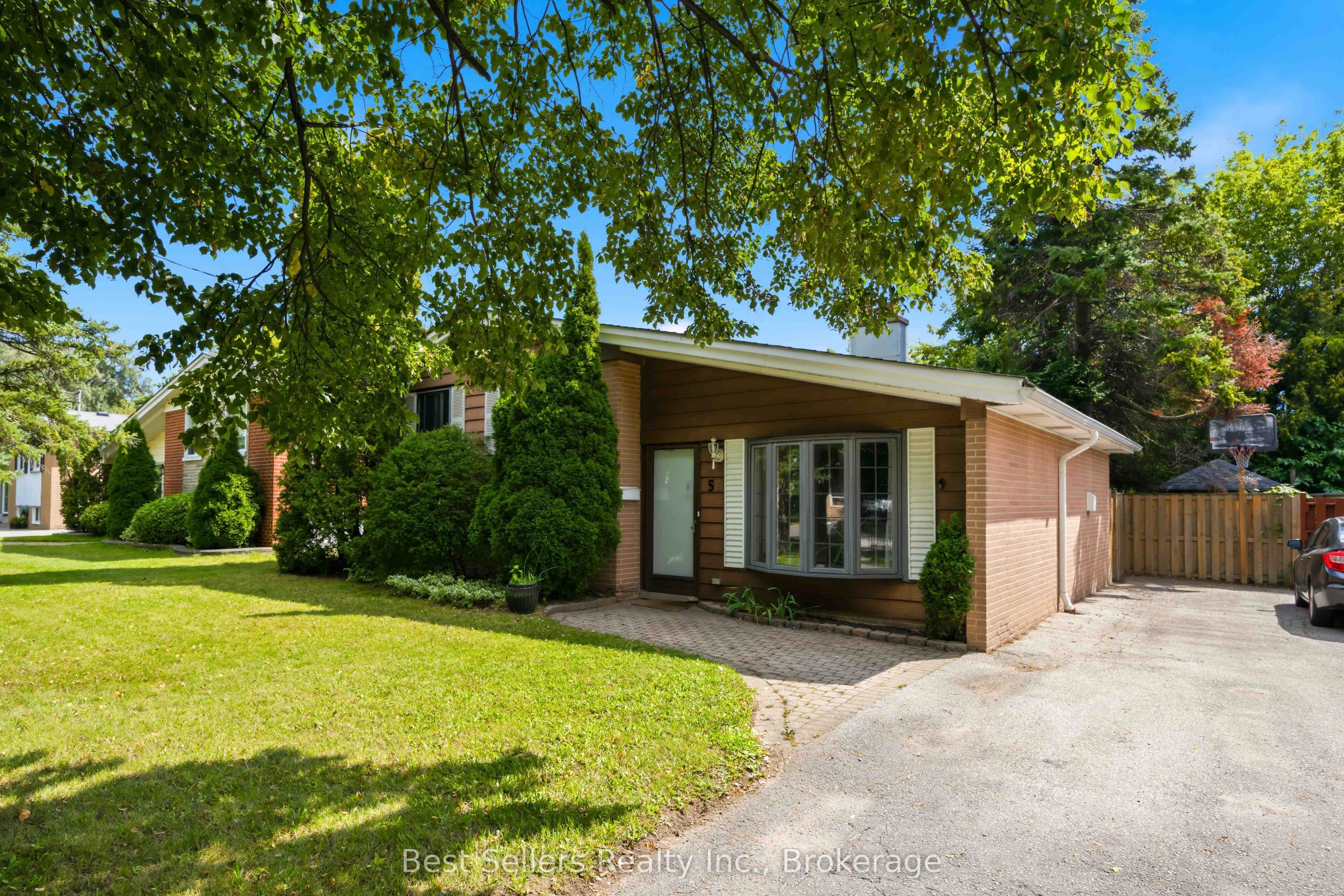 5 Benfrisco Crescent Property Photo 33