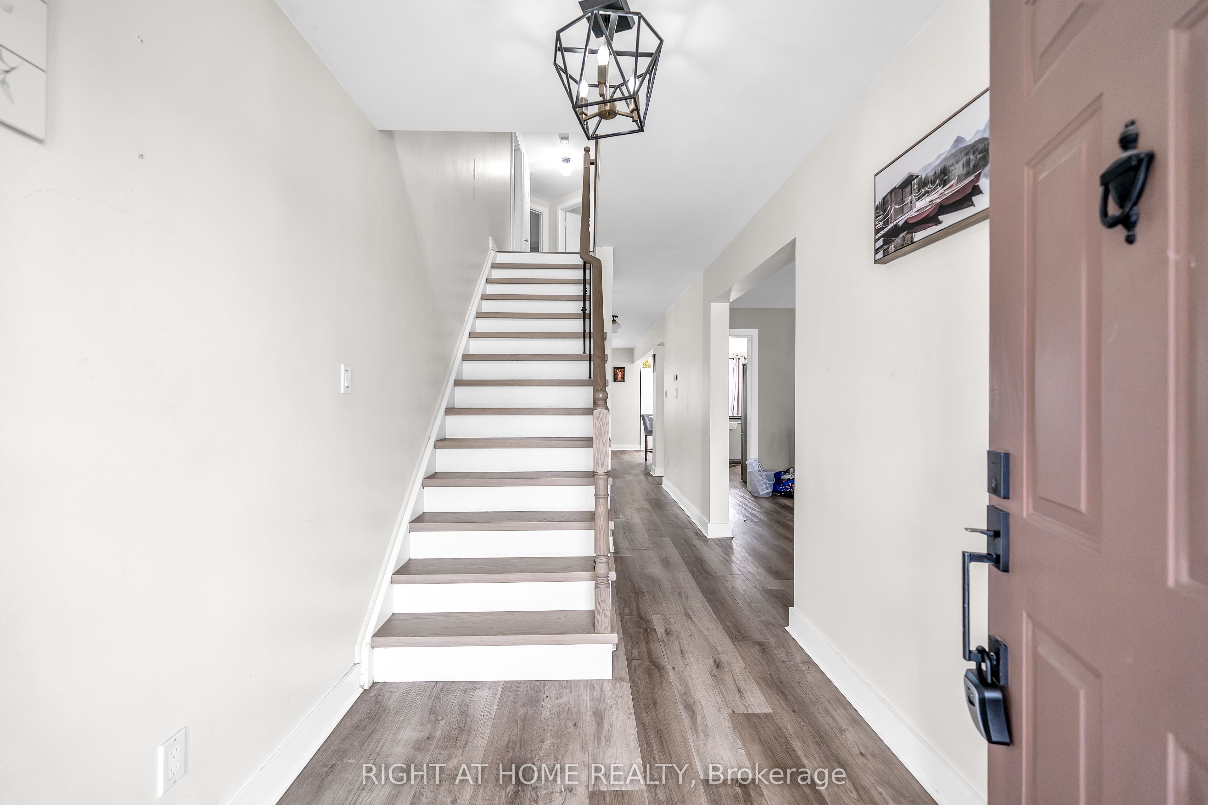 635 Longworth Avenue Property Photo 3