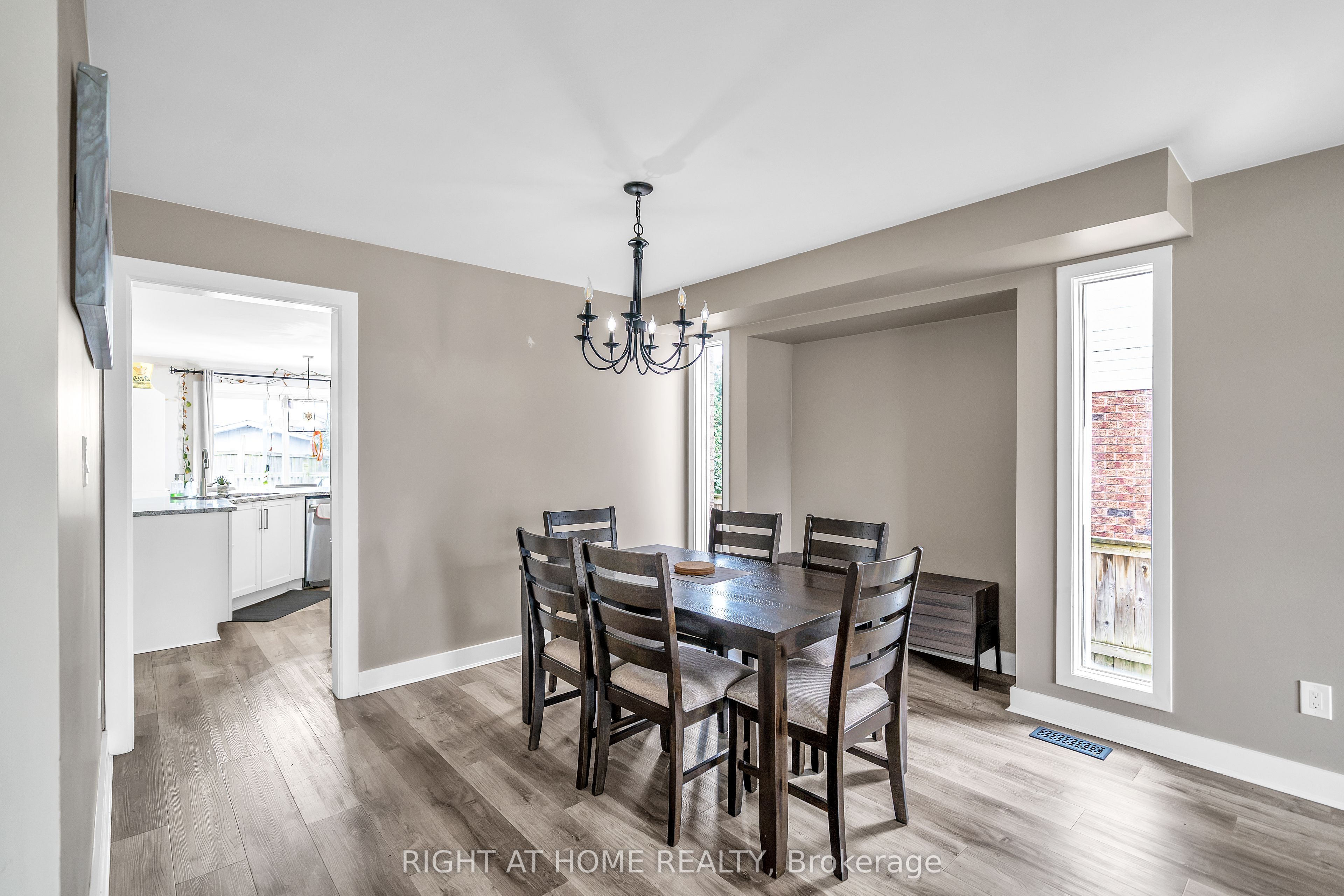 635 Longworth Avenue Property Photo 4