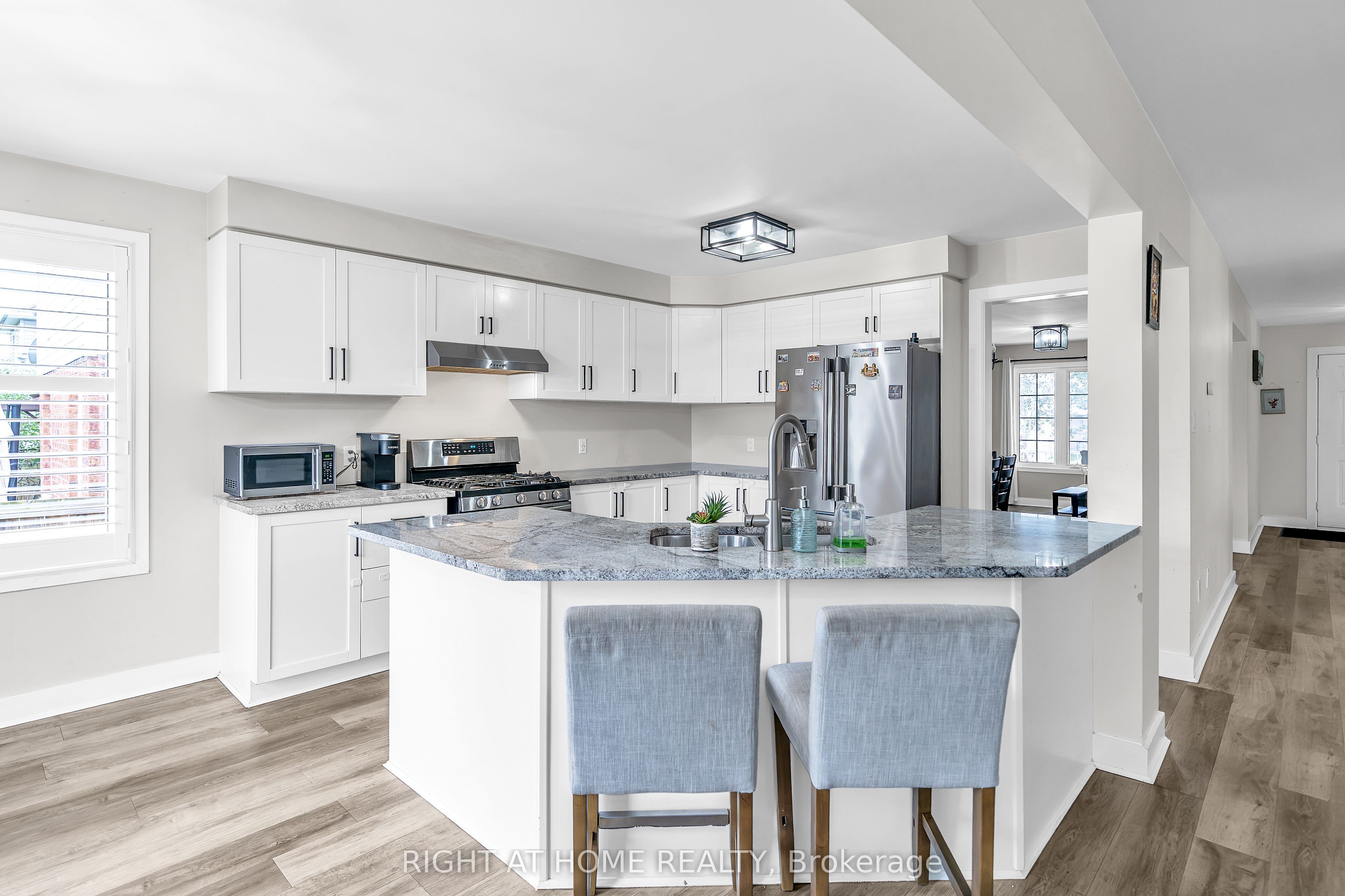 635 Longworth Avenue Property Photo 11