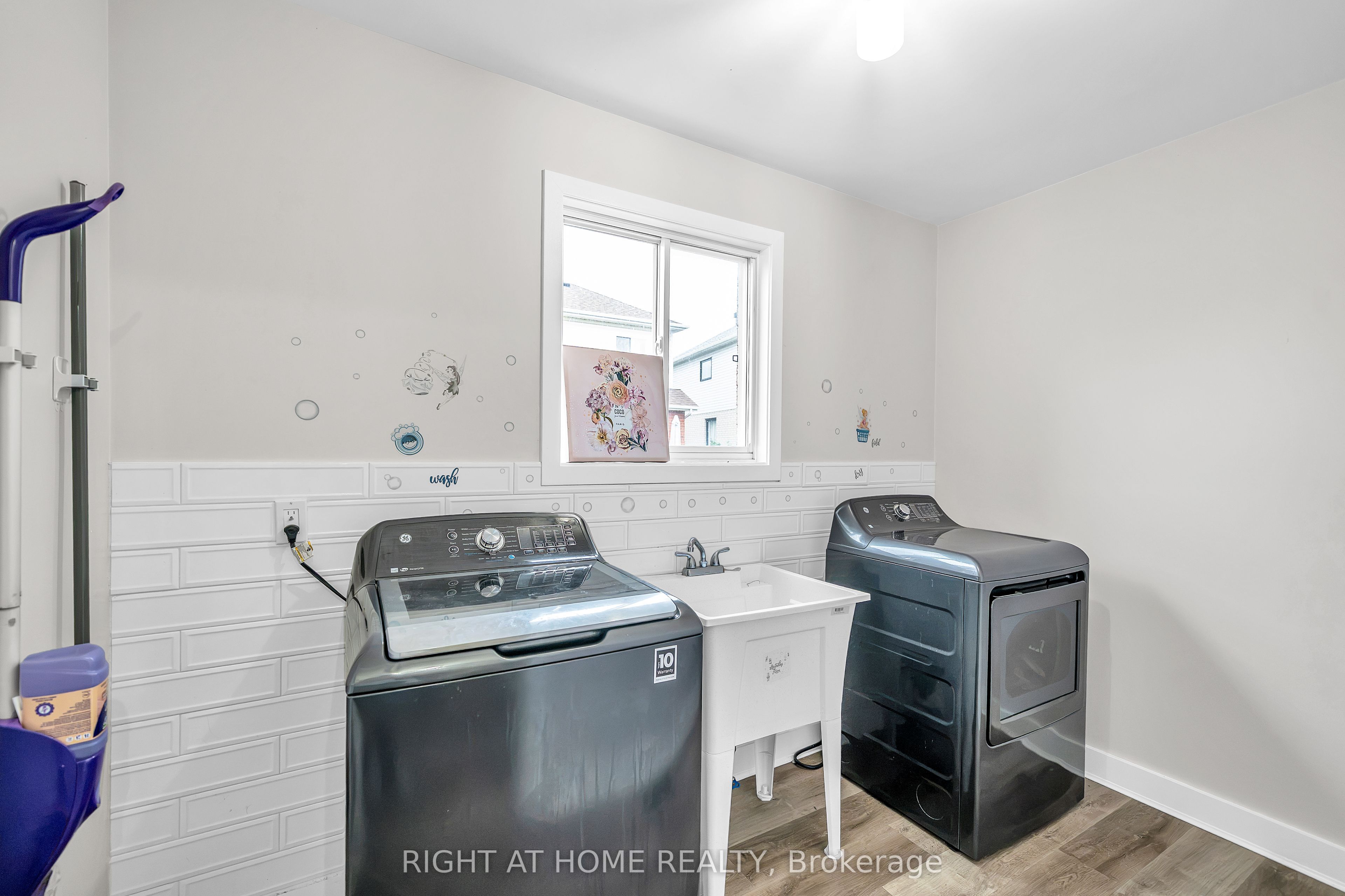 635 Longworth Avenue Property Photo 16