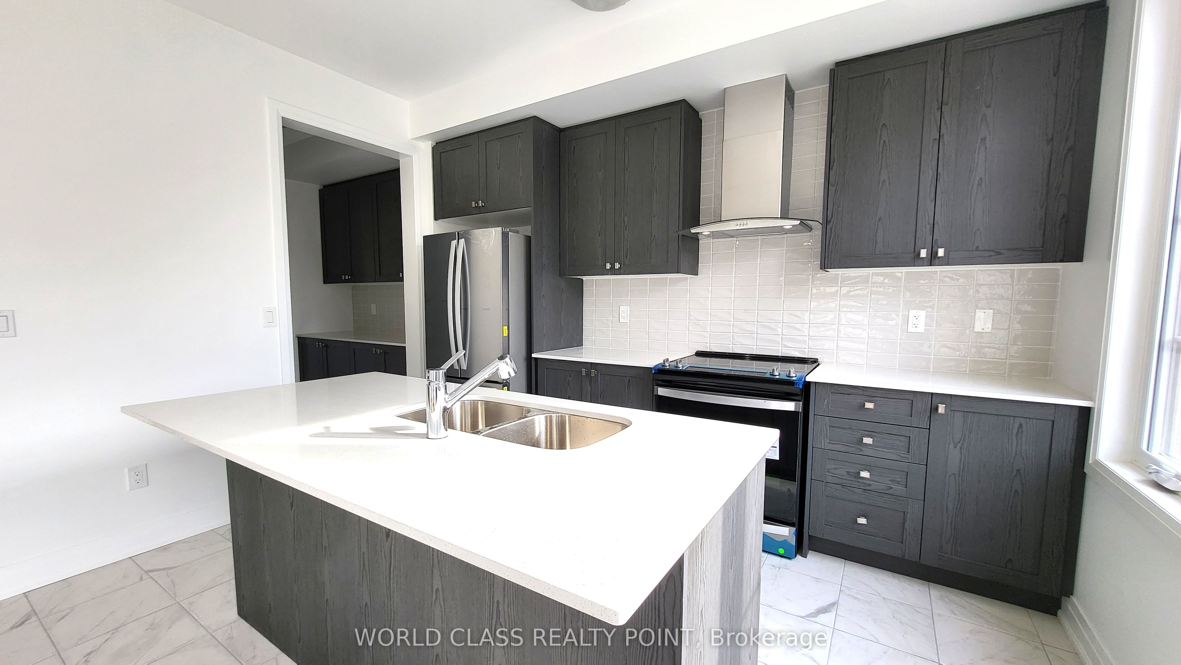 48 Waterside Way Property Photo 3