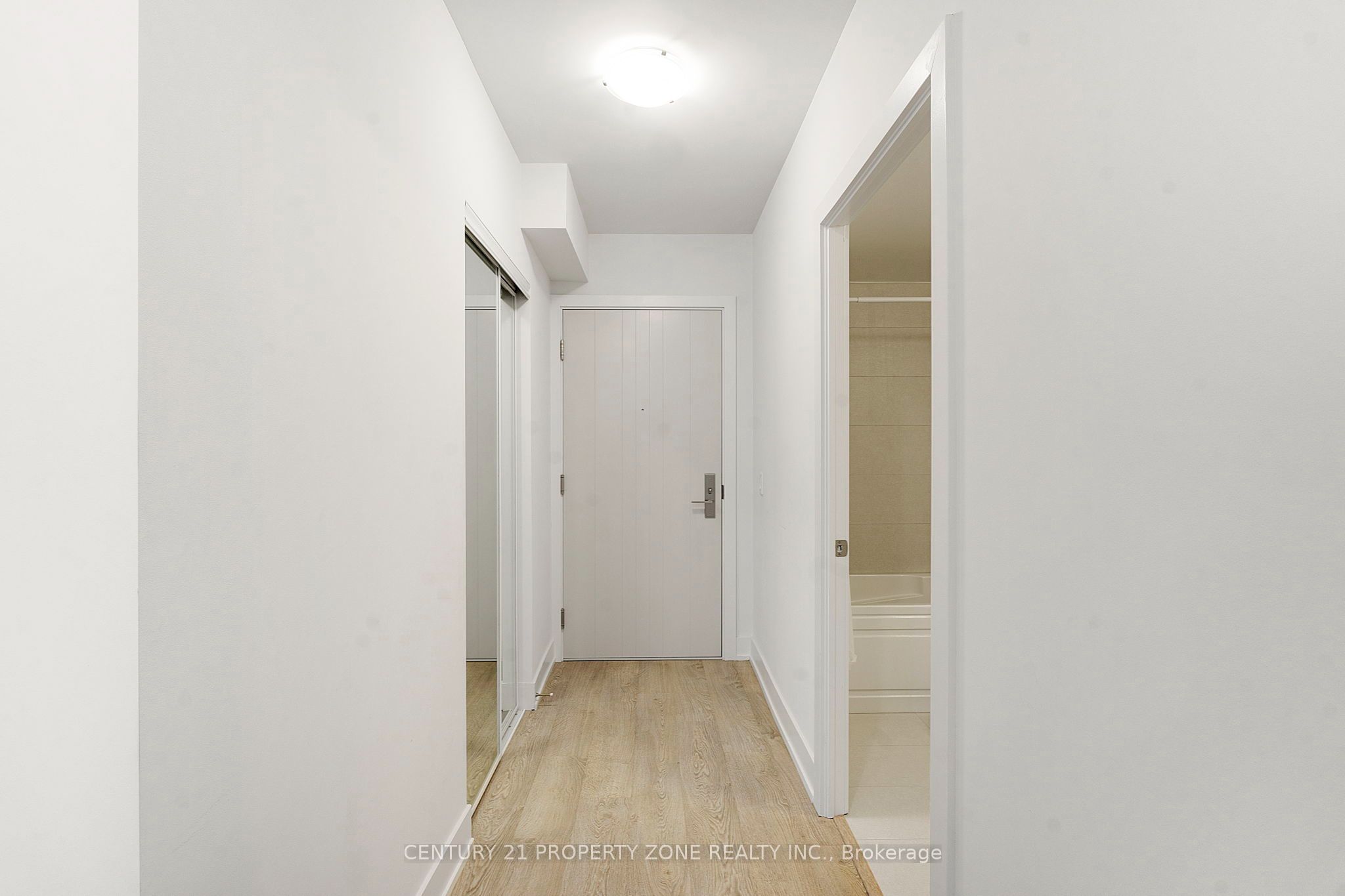 2550 Simcoe Street N 1015 Property Photo 4