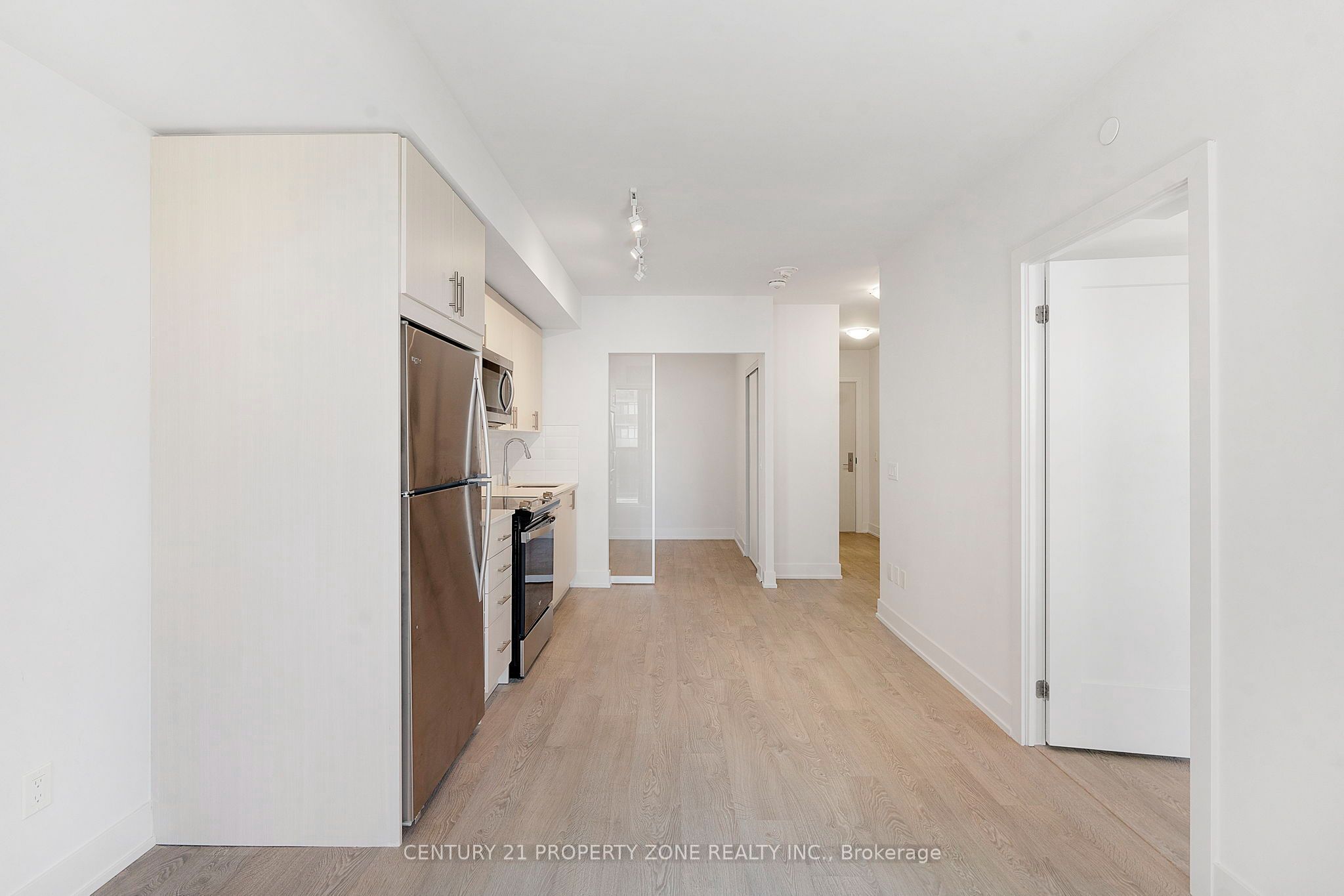 2550 Simcoe Street N 1015 Property Photo 11
