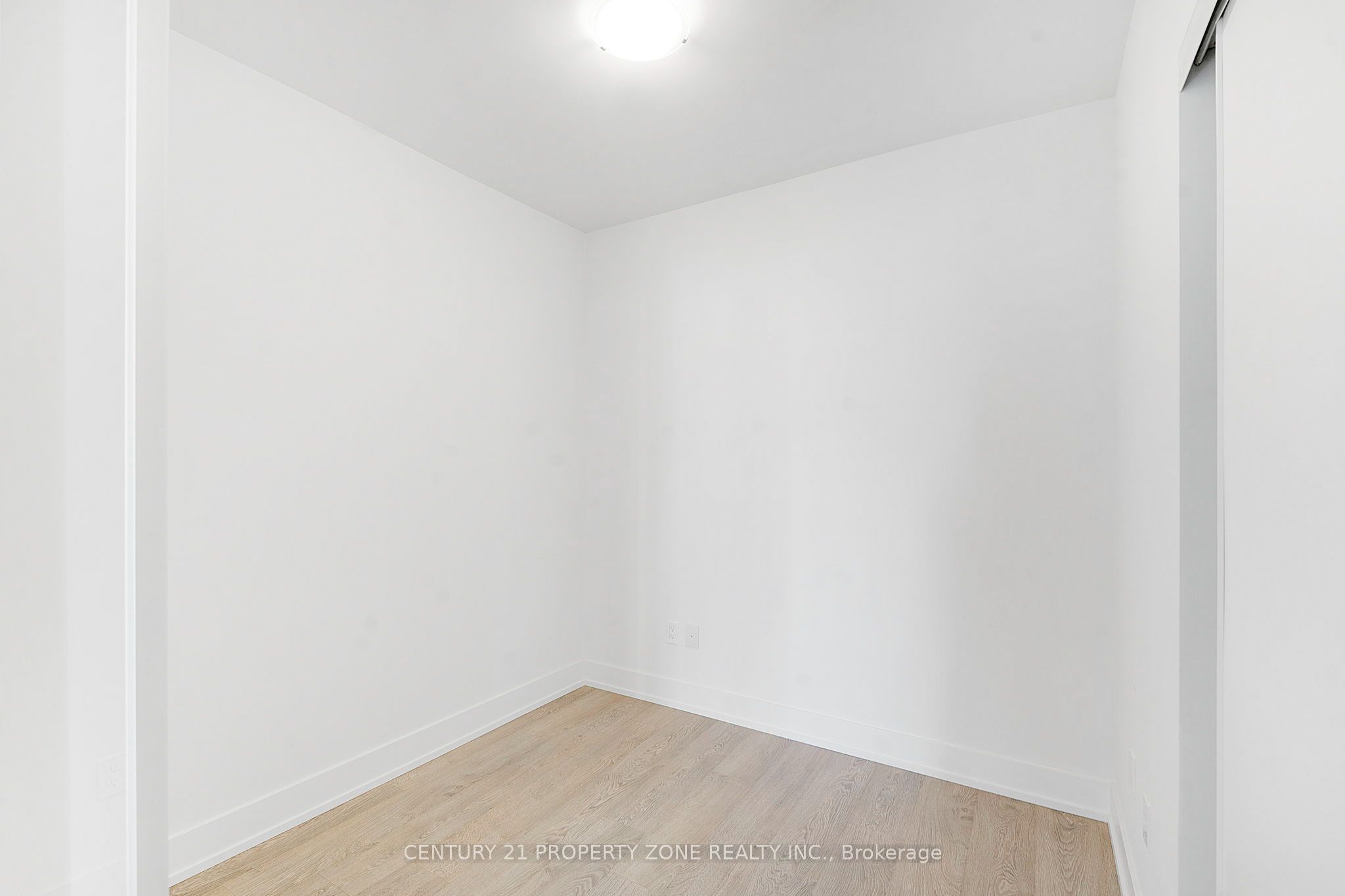 2550 Simcoe Street N 1015 Property Photo 12
