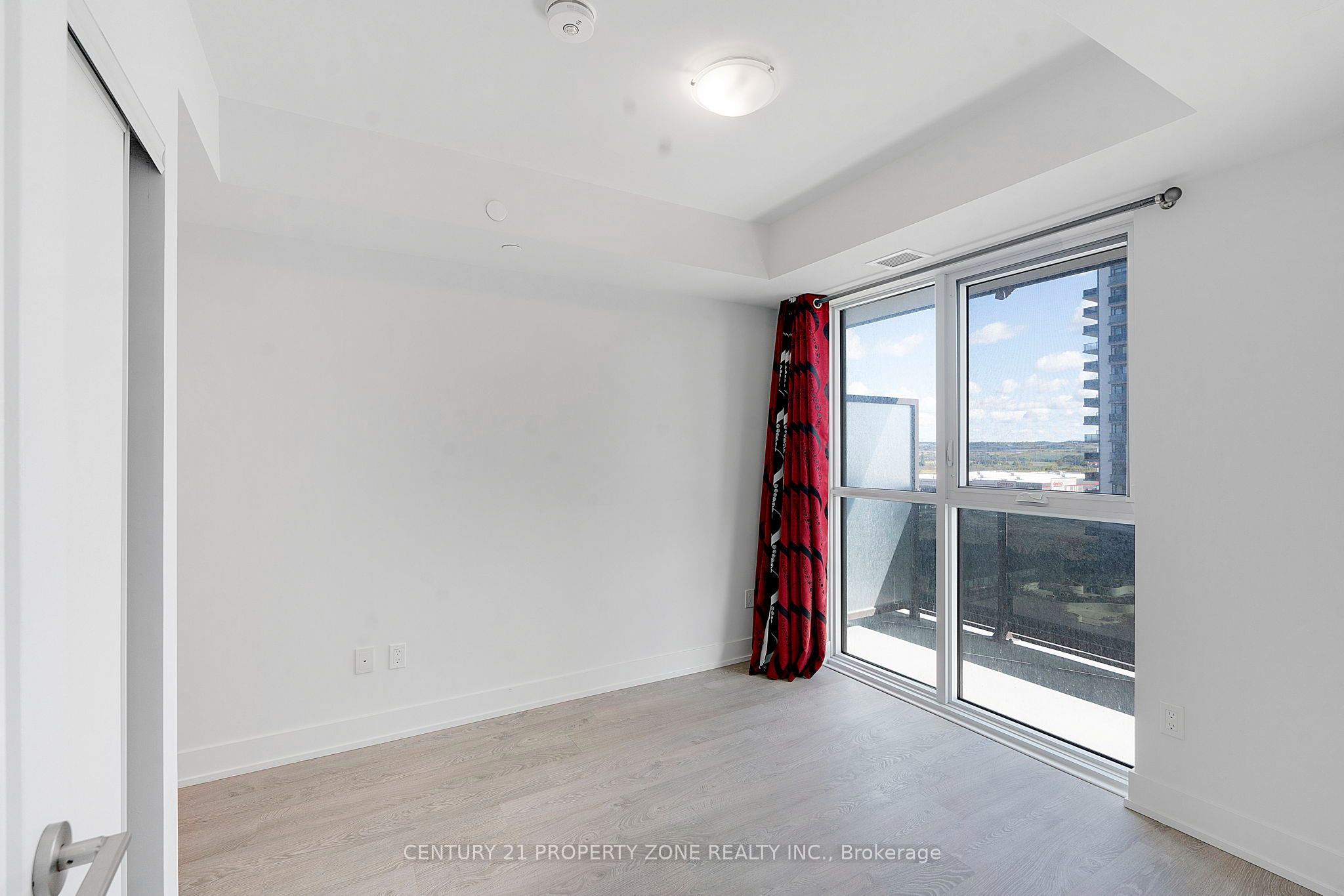 2550 Simcoe Street N 1015 Property Photo 15