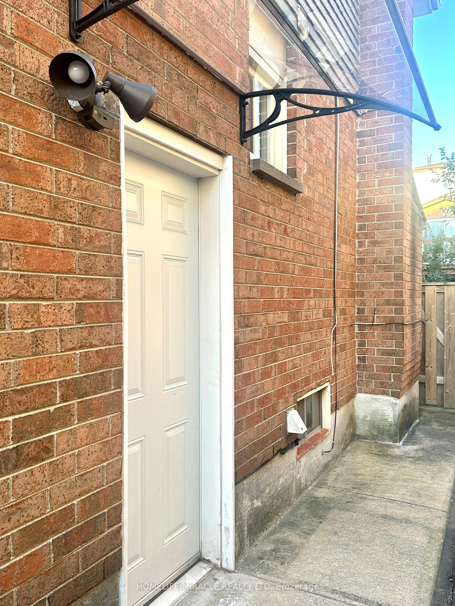 9 Maresfield Drive N Basement Property Photo 3