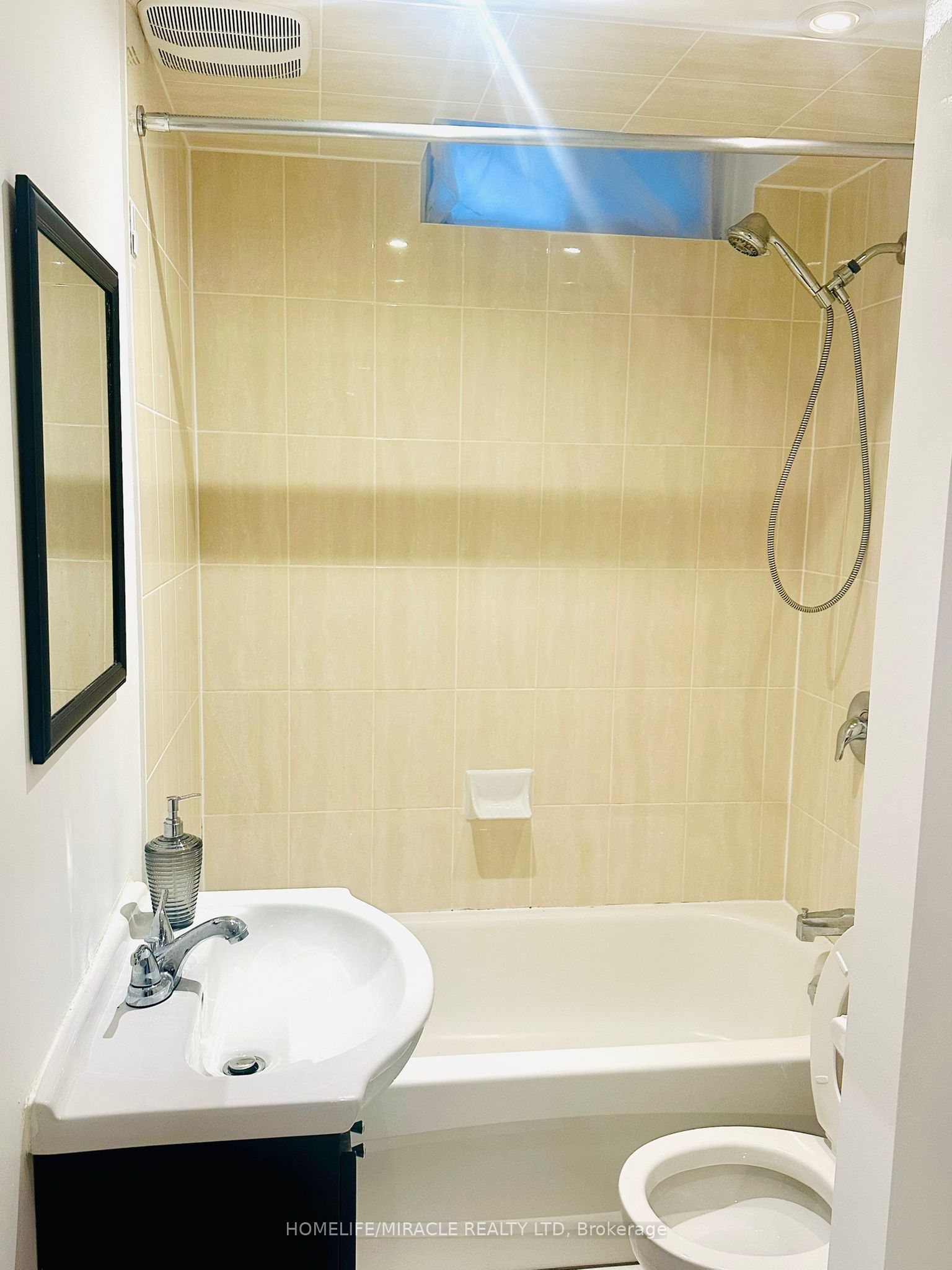 9 Maresfield Drive N Basement Property Photo 10