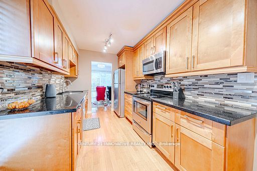 1764 Listowell Crescent Property Photo 15