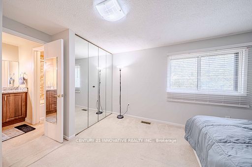 1764 Listowell Crescent Property Photo 23
