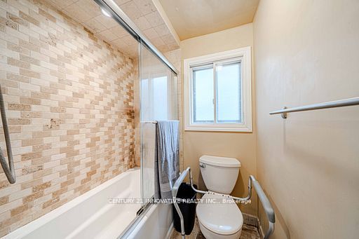 1764 Listowell Crescent Property Photo 30